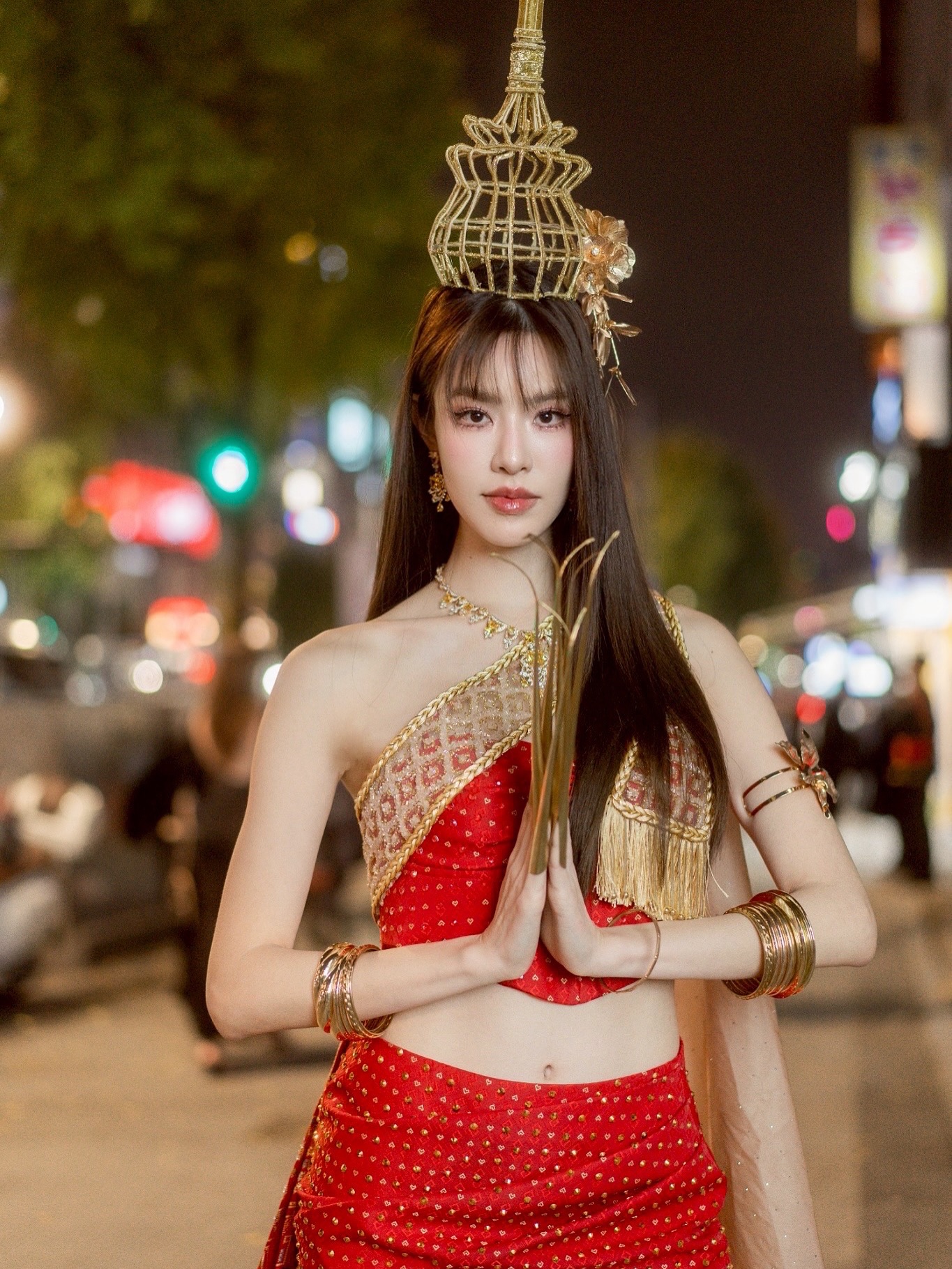 เกรซ - กาญจน์เกล้า ด้วยเศียรเกล้า