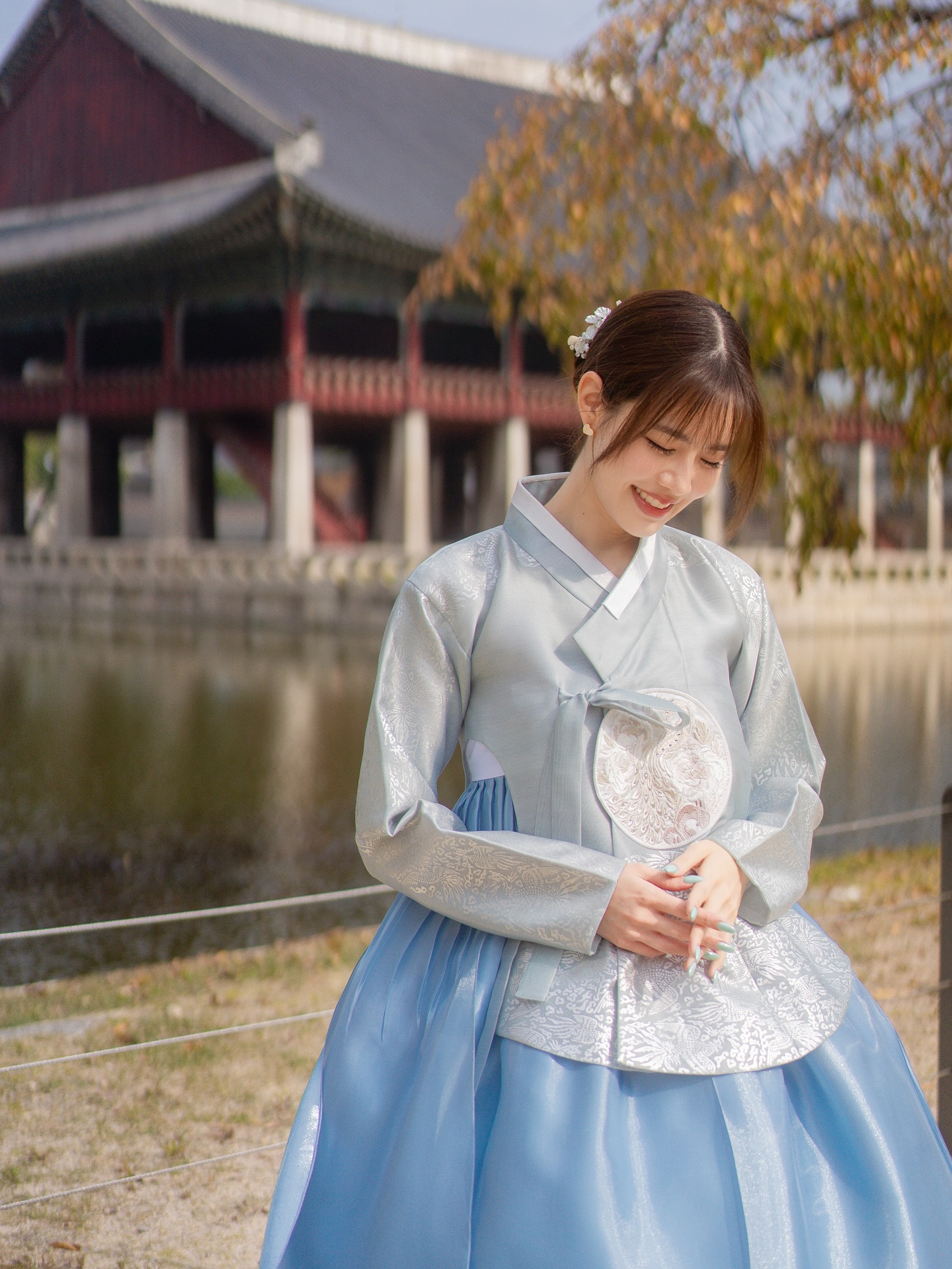 เกรซ - กาญจน์เกล้า ด้วยเศียรเกล้า