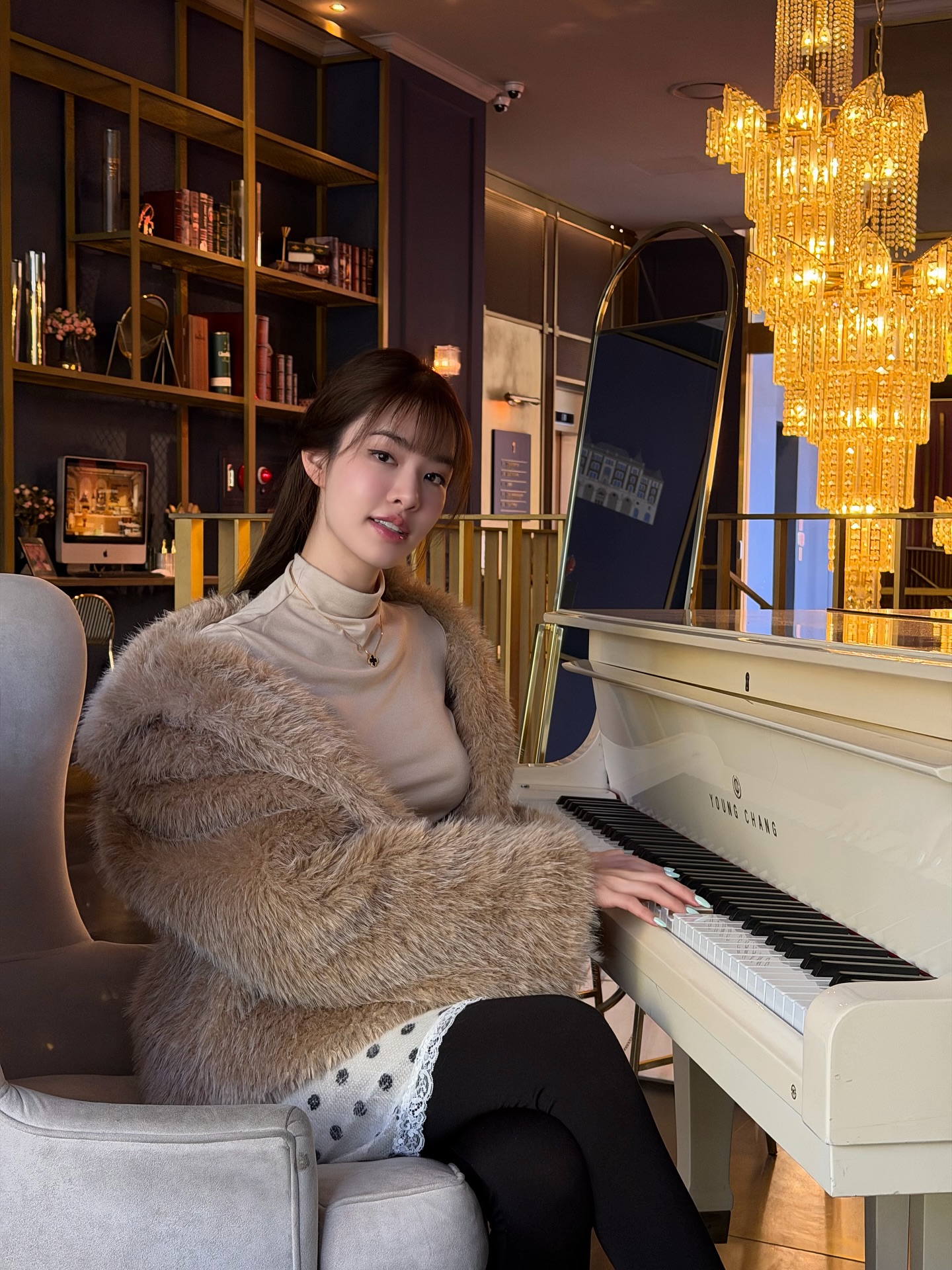 เกรซ - กาญจน์เกล้า ด้วยเศียรเกล้า