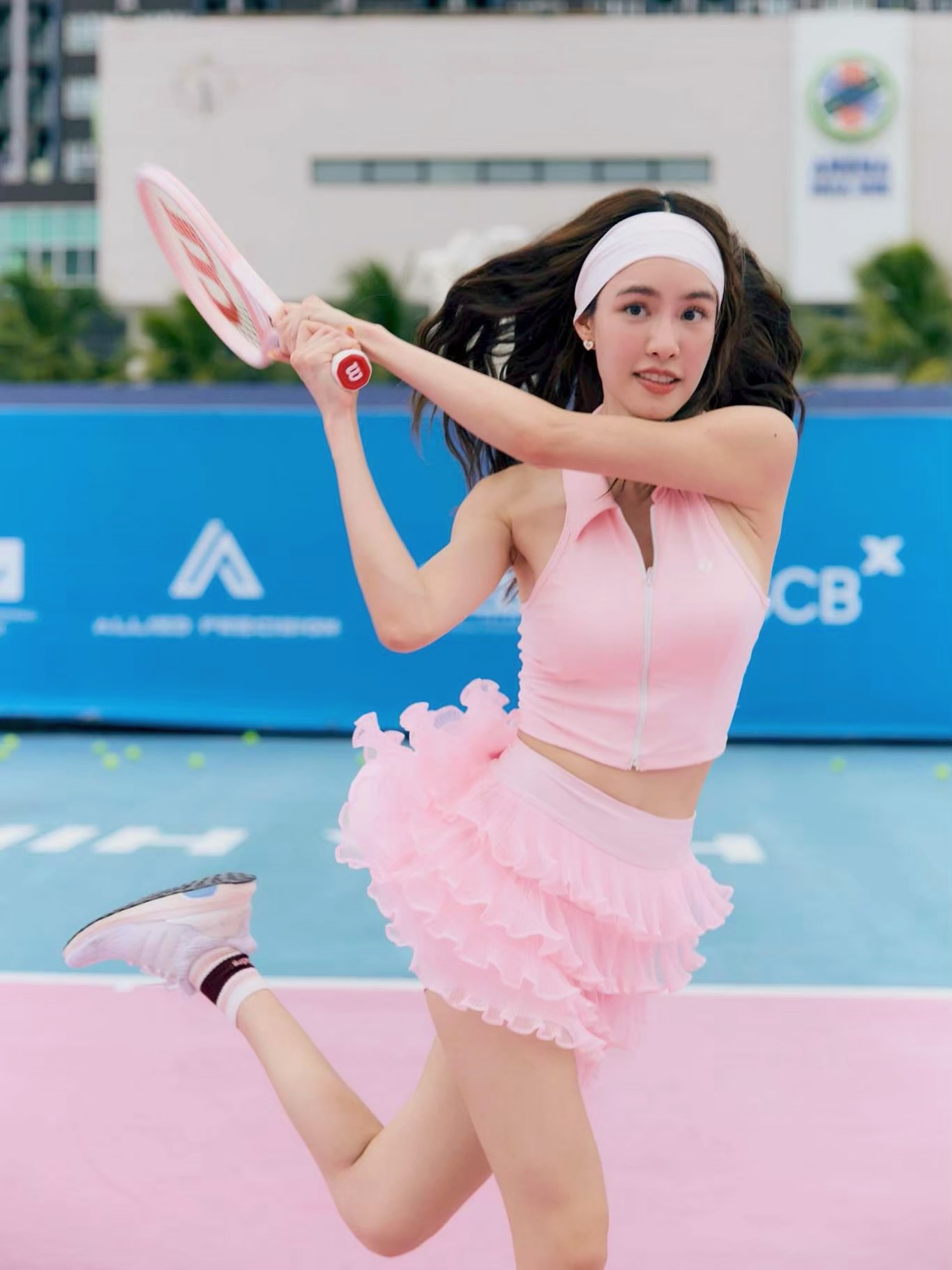 เกรซ - กาญจน์เกล้า ด้วยเศียรเกล้า