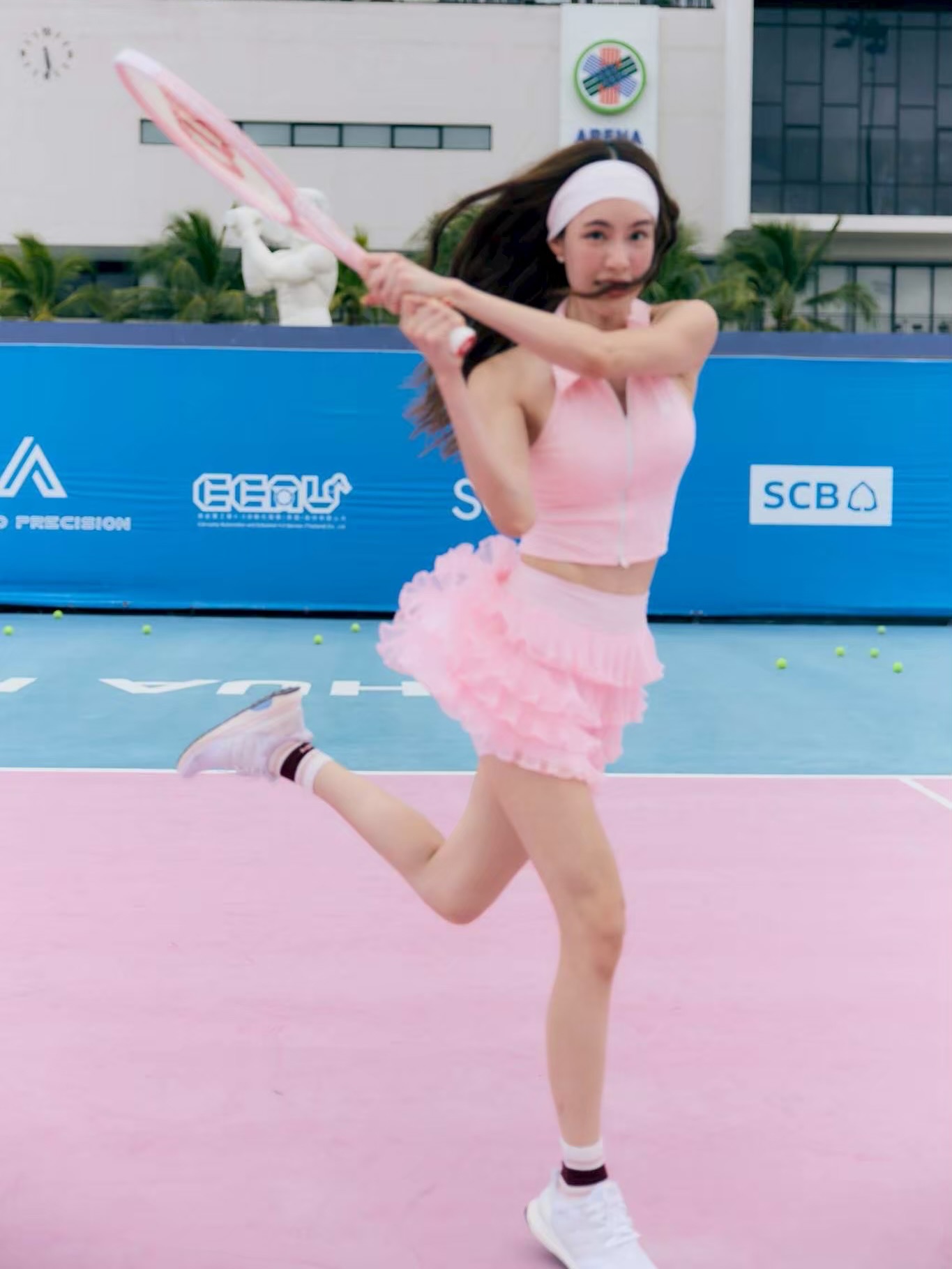 เกรซ - กาญจน์เกล้า ด้วยเศียรเกล้า