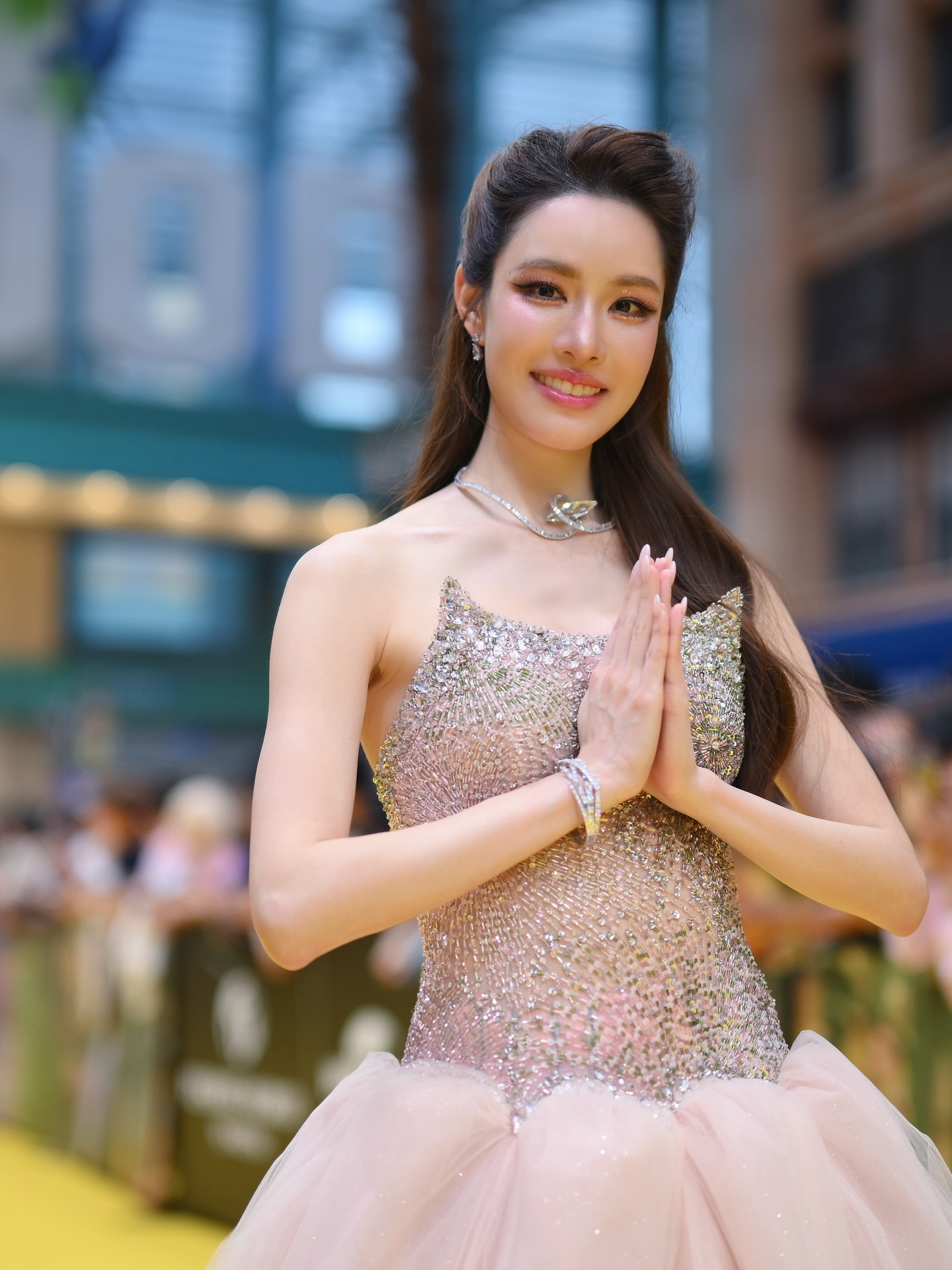 เกรซ - กาญจน์เกล้า ด้วยเศียรเกล้า