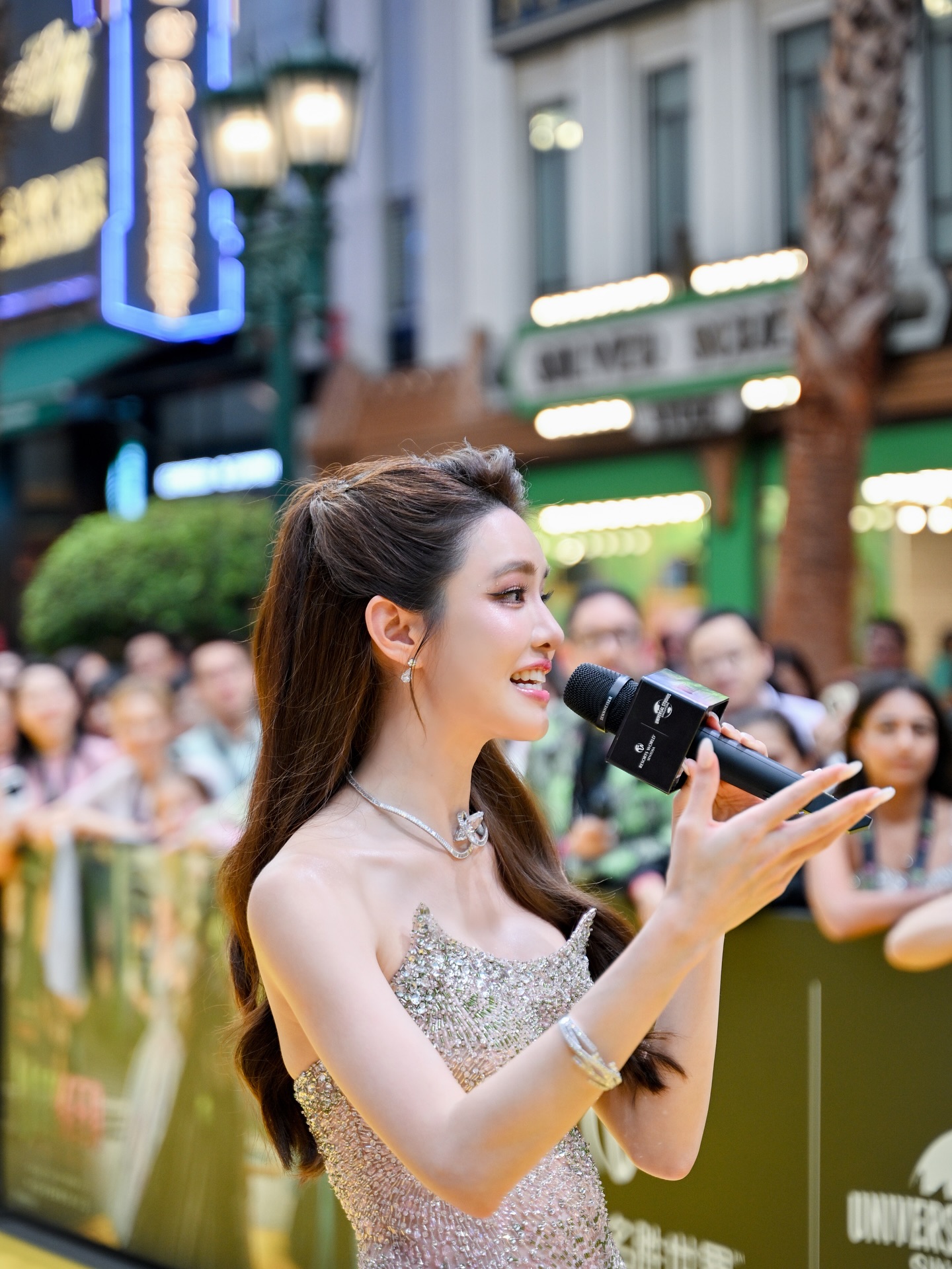 เกรซ - กาญจน์เกล้า ด้วยเศียรเกล้า