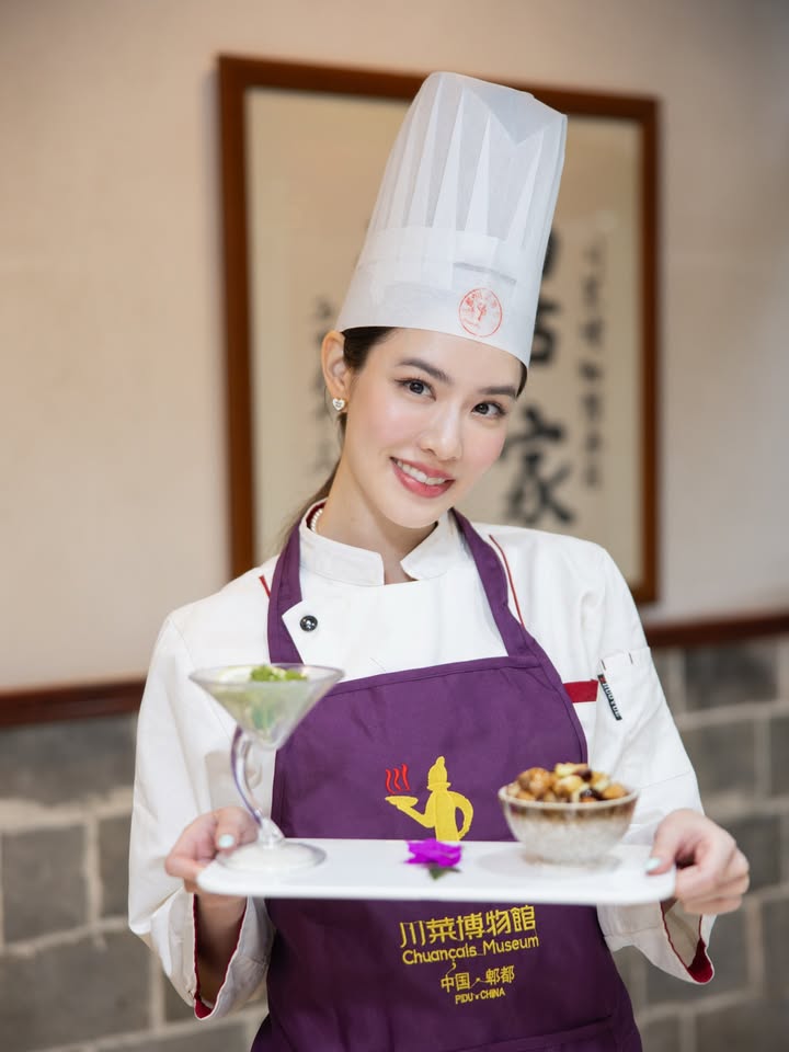 เกรซ - กาญจน์เกล้า ด้วยเศียรเกล้า