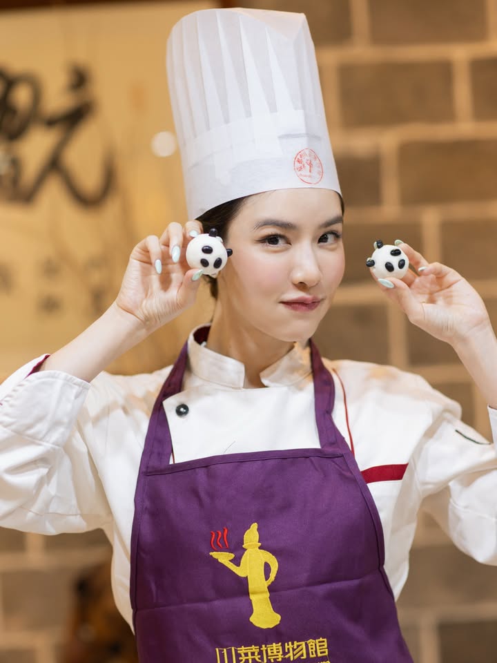 เกรซ - กาญจน์เกล้า ด้วยเศียรเกล้า