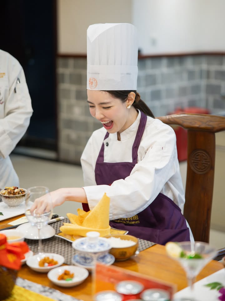 เกรซ - กาญจน์เกล้า ด้วยเศียรเกล้า