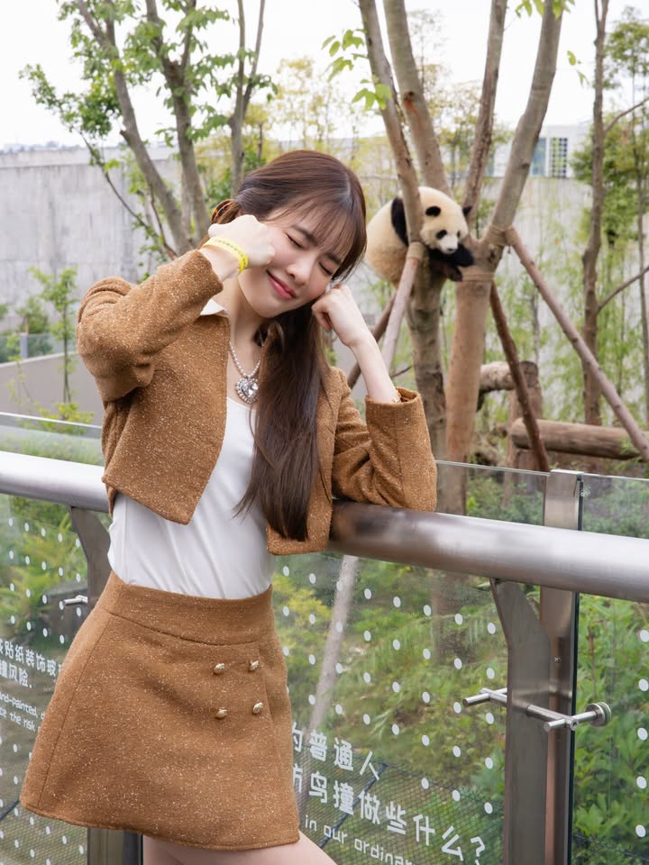 เกรซ - กาญจน์เกล้า ด้วยเศียรเกล้า