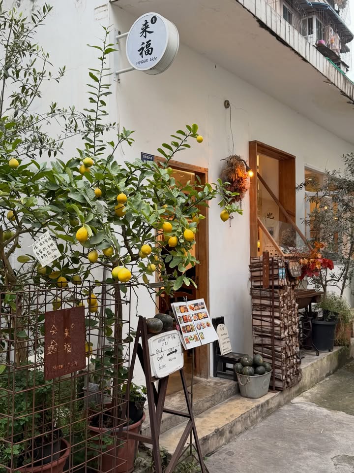 เกรซ - กาญจน์เกล้า ด้วยเศียรเกล้า