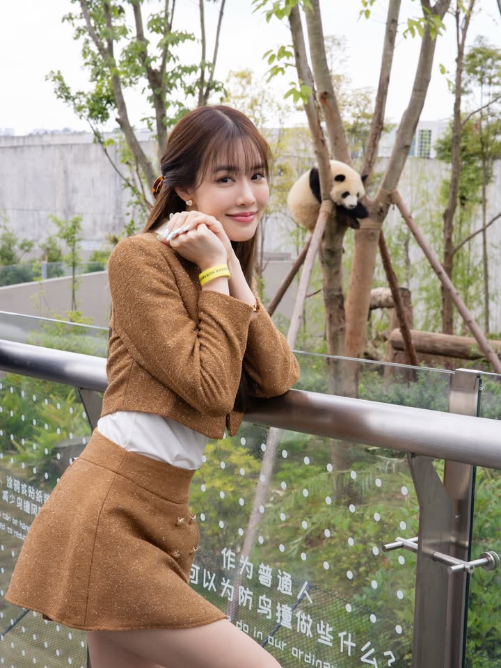 เกรซ - กาญจน์เกล้า ด้วยเศียรเกล้า