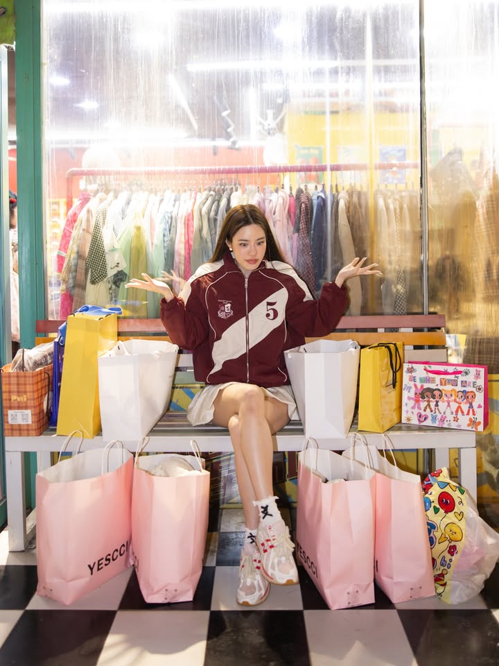 เกรซ - กาญจน์เกล้า ด้วยเศียรเกล้า