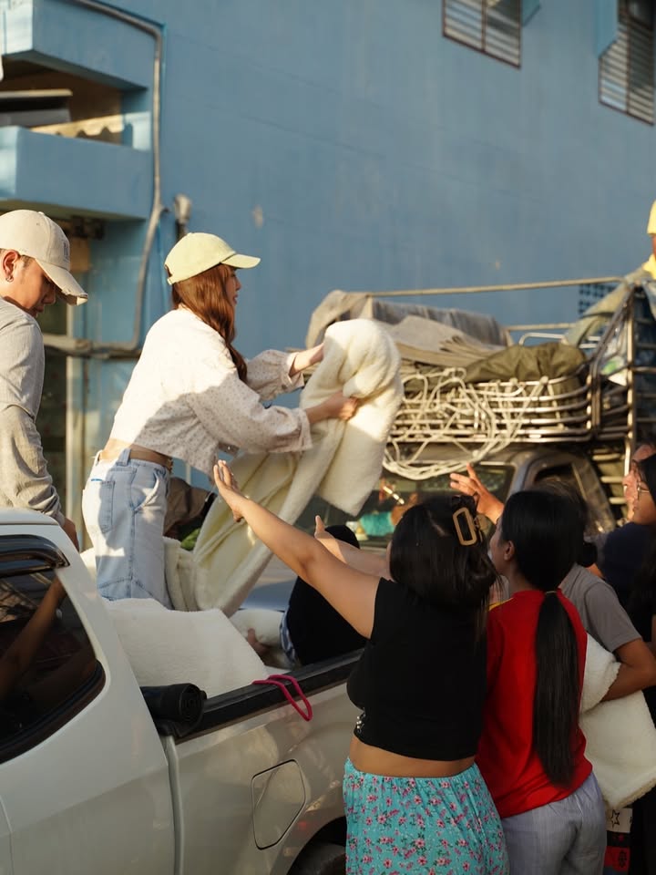 เกรซ - กาญจน์เกล้า ด้วยเศียรเกล้า