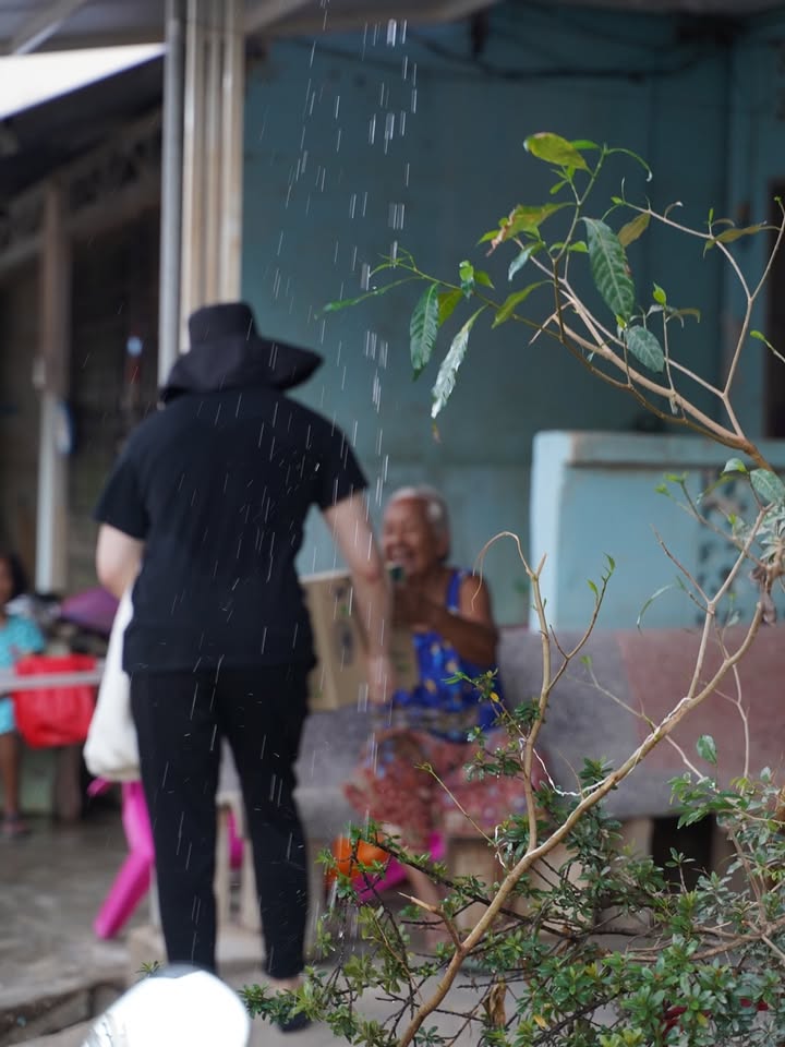 เกรซ - กาญจน์เกล้า ด้วยเศียรเกล้า