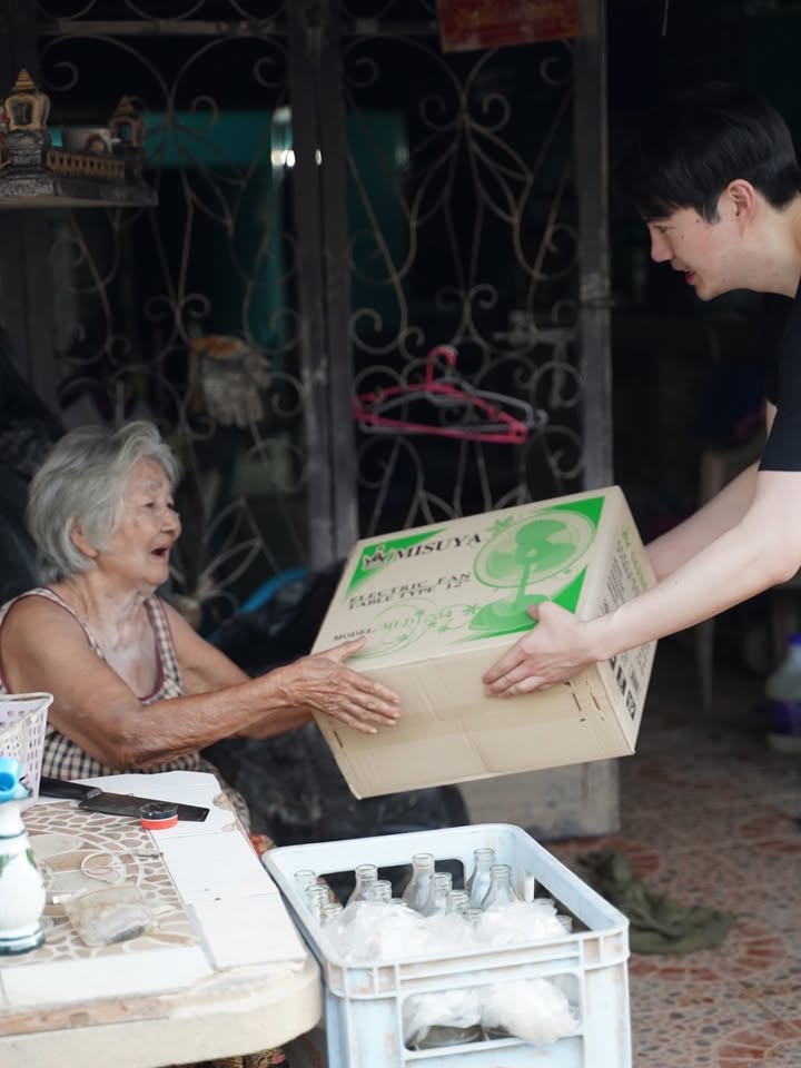 เกรซ - กาญจน์เกล้า ด้วยเศียรเกล้า