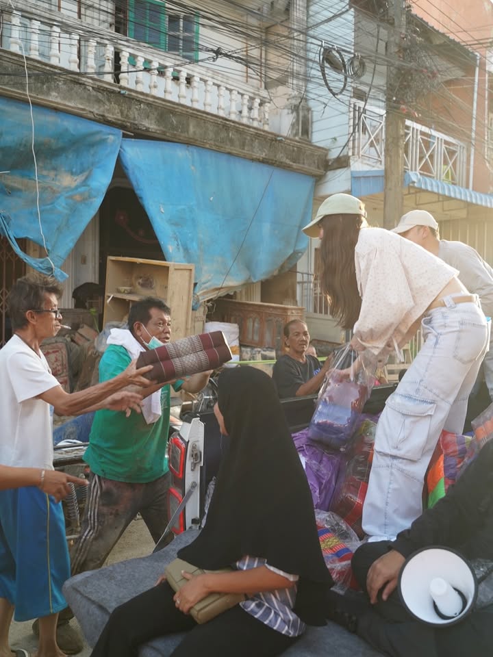 เกรซ - กาญจน์เกล้า ด้วยเศียรเกล้า