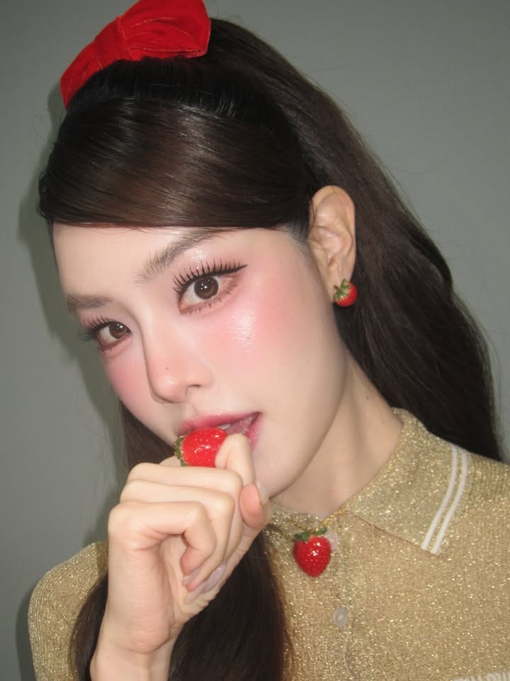 เกรซ - กาญจน์เกล้า ด้วยเศียรเกล้า