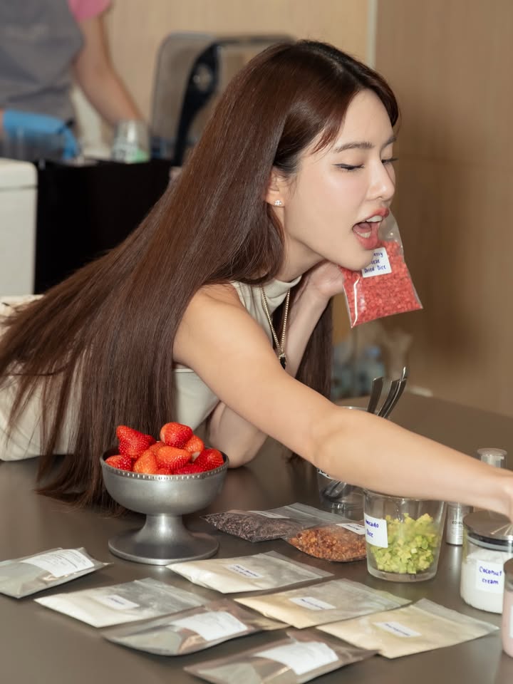 เกรซ - กาญจน์เกล้า ด้วยเศียรเกล้า