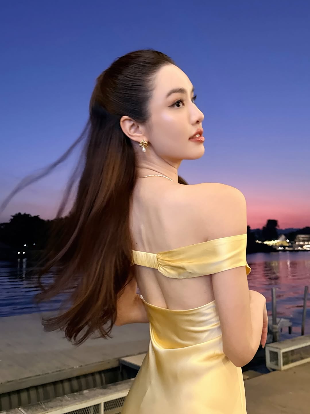 เกรซ - กาญจน์เกล้า ด้วยเศียรเกล้า