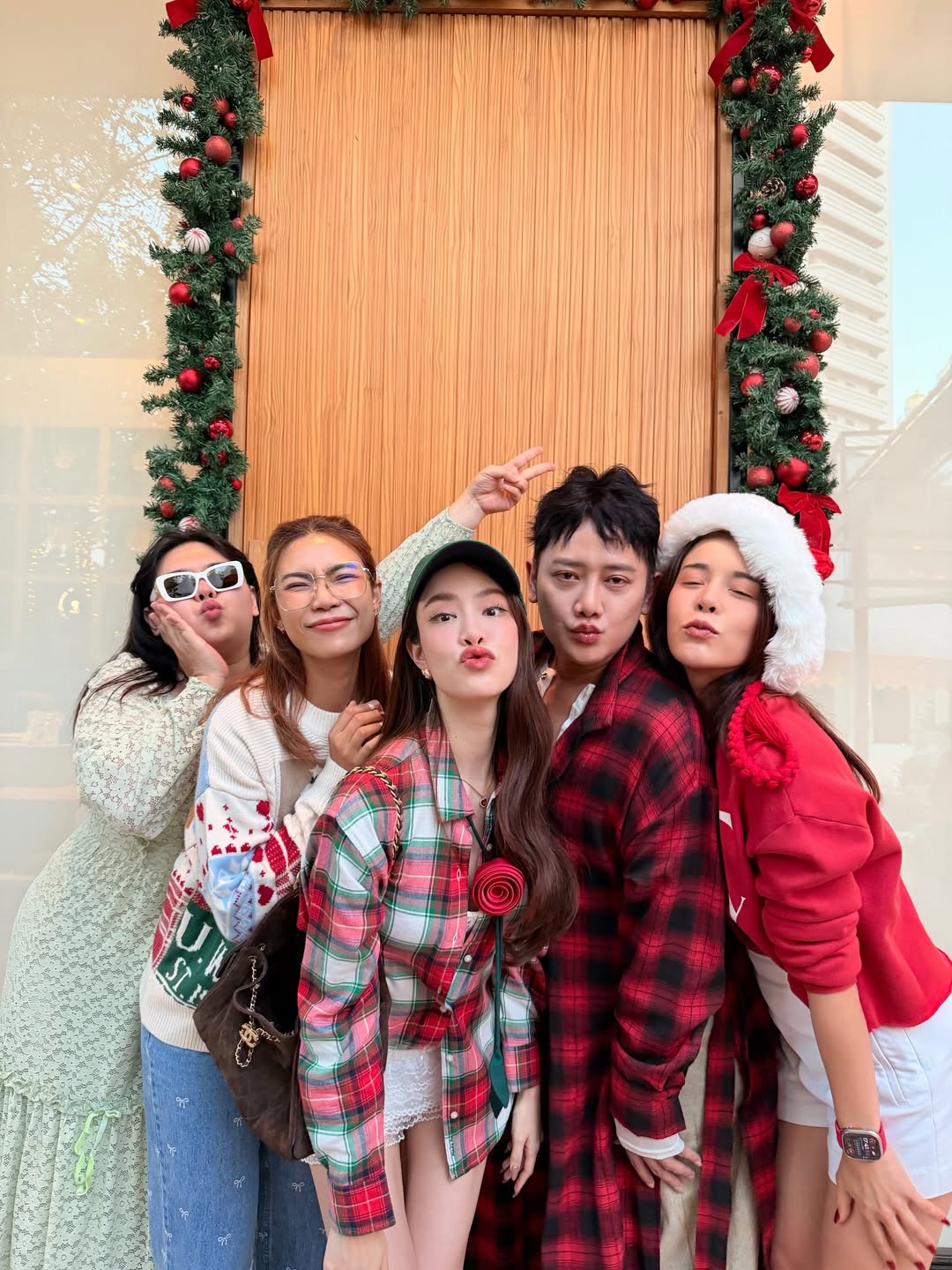 เกรซ - กาญจน์เกล้า ด้วยเศียรเกล้า