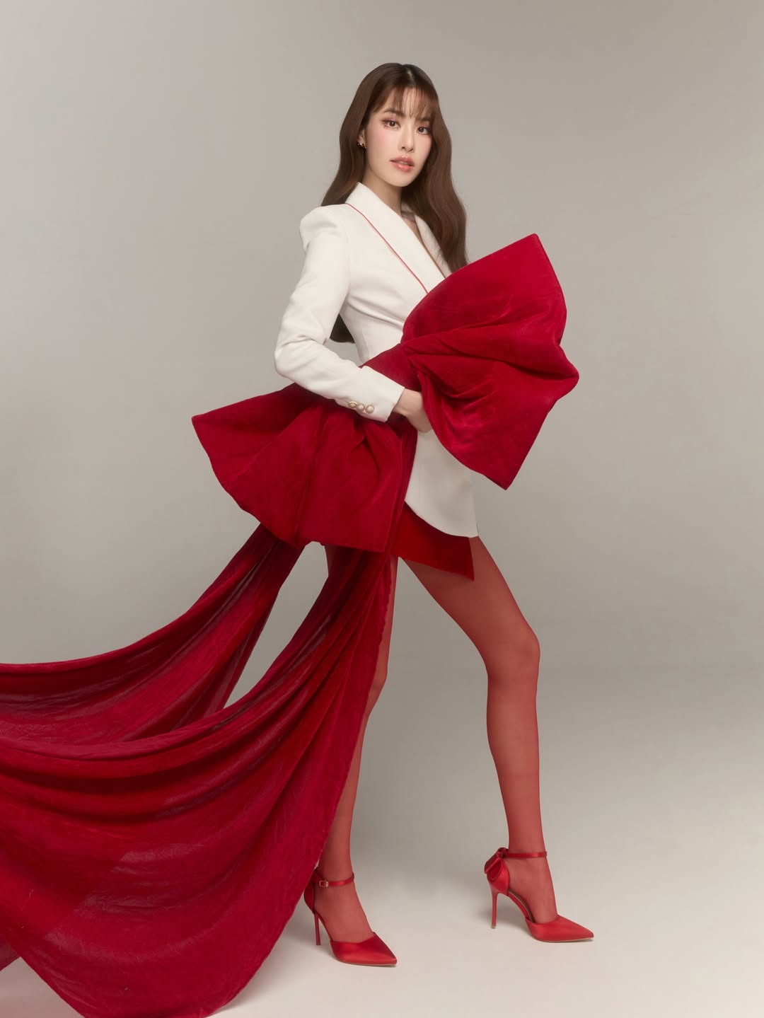 เกรซ - กาญจน์เกล้า ด้วยเศียรเกล้า