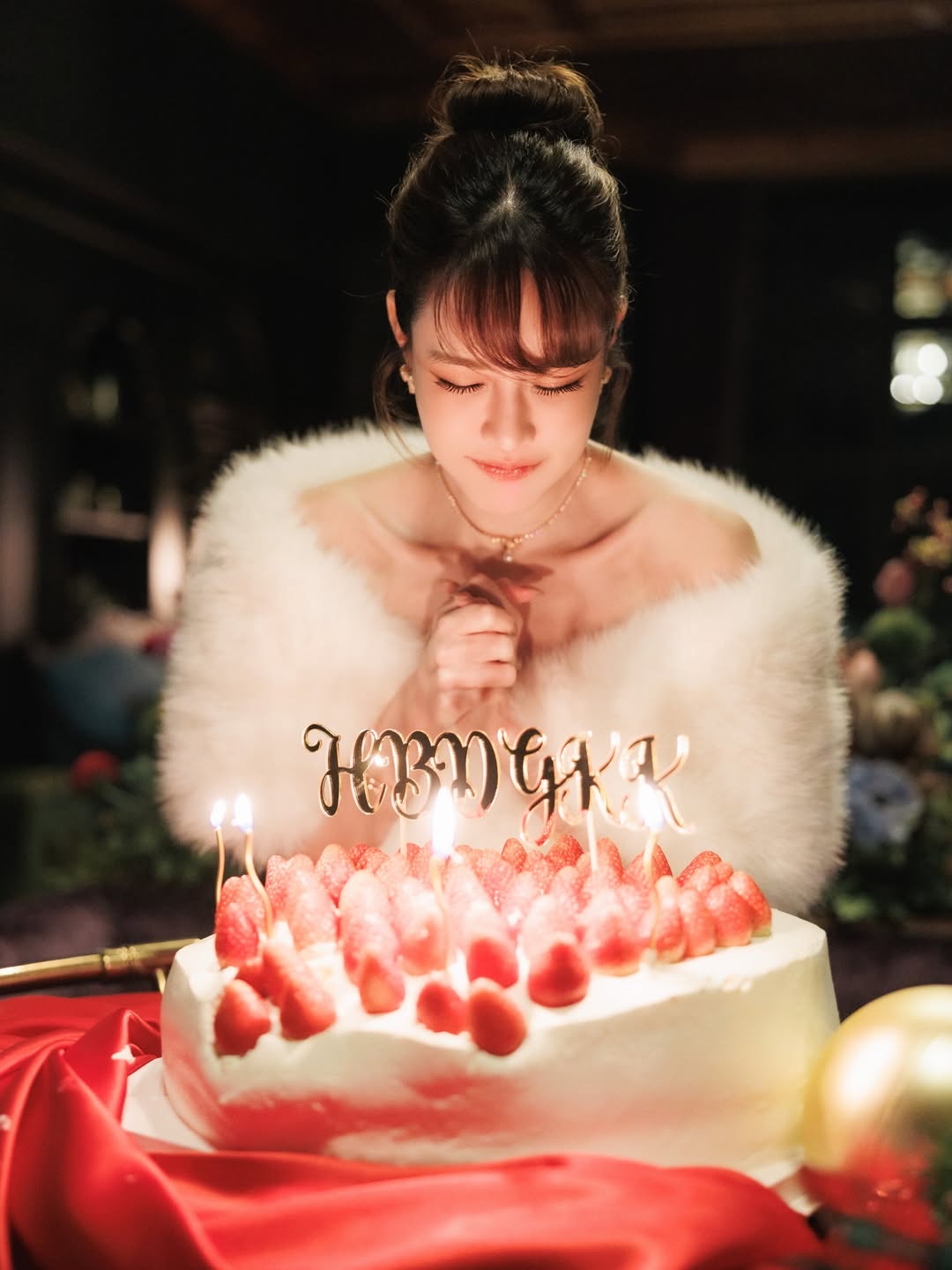 เกรซ - กาญจน์เกล้า ด้วยเศียรเกล้า