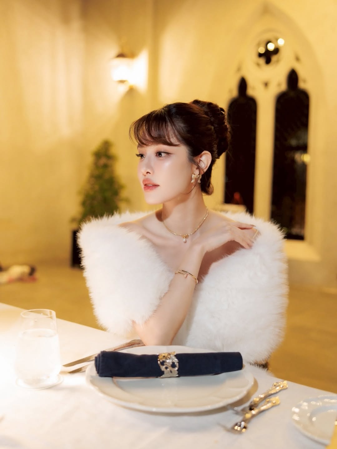 เกรซ - กาญจน์เกล้า ด้วยเศียรเกล้า