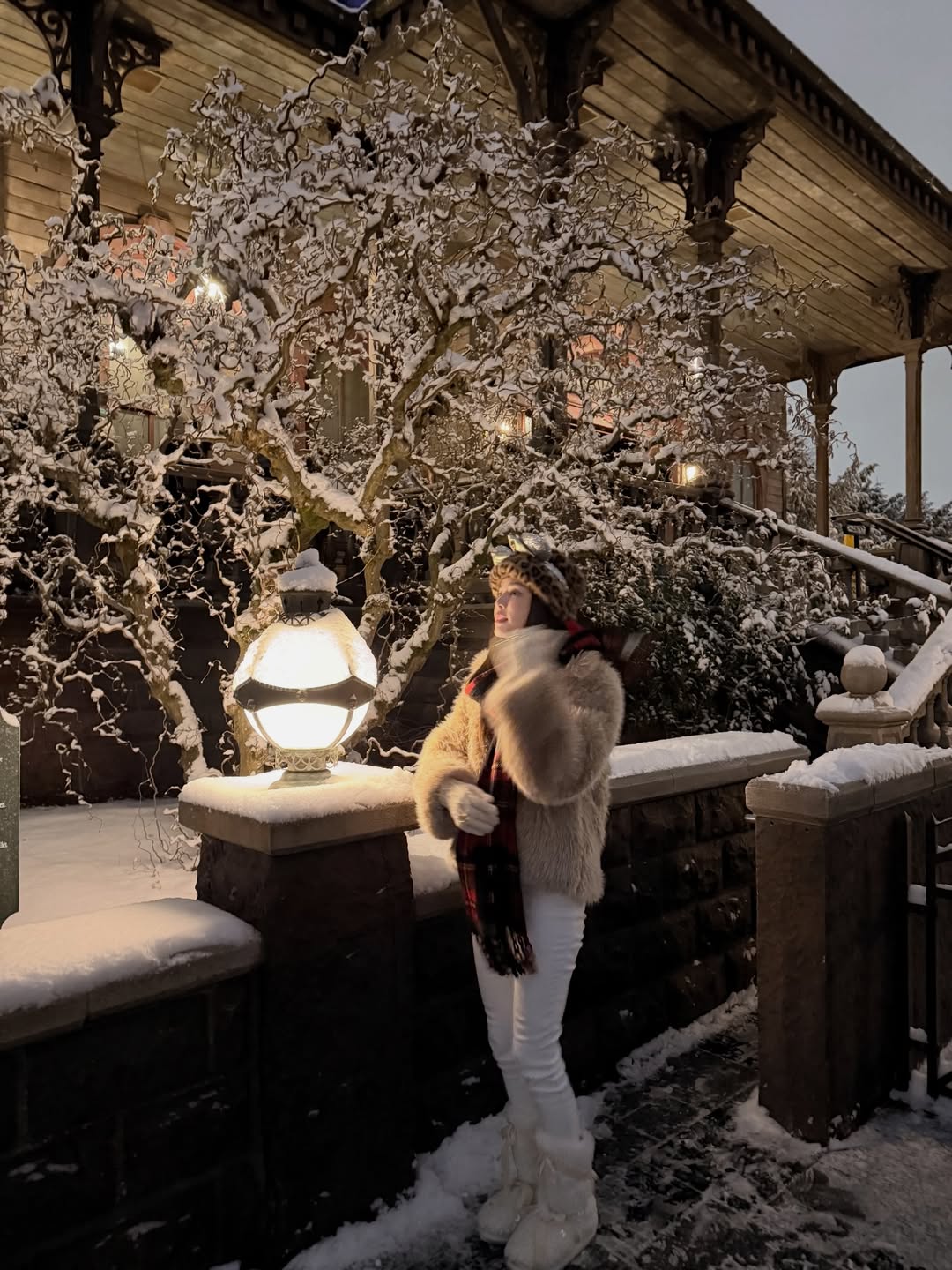 เกรซ - กาญจน์เกล้า ด้วยเศียรเกล้า