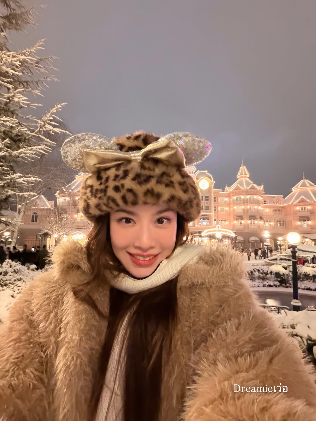 เกรซ - กาญจน์เกล้า ด้วยเศียรเกล้า