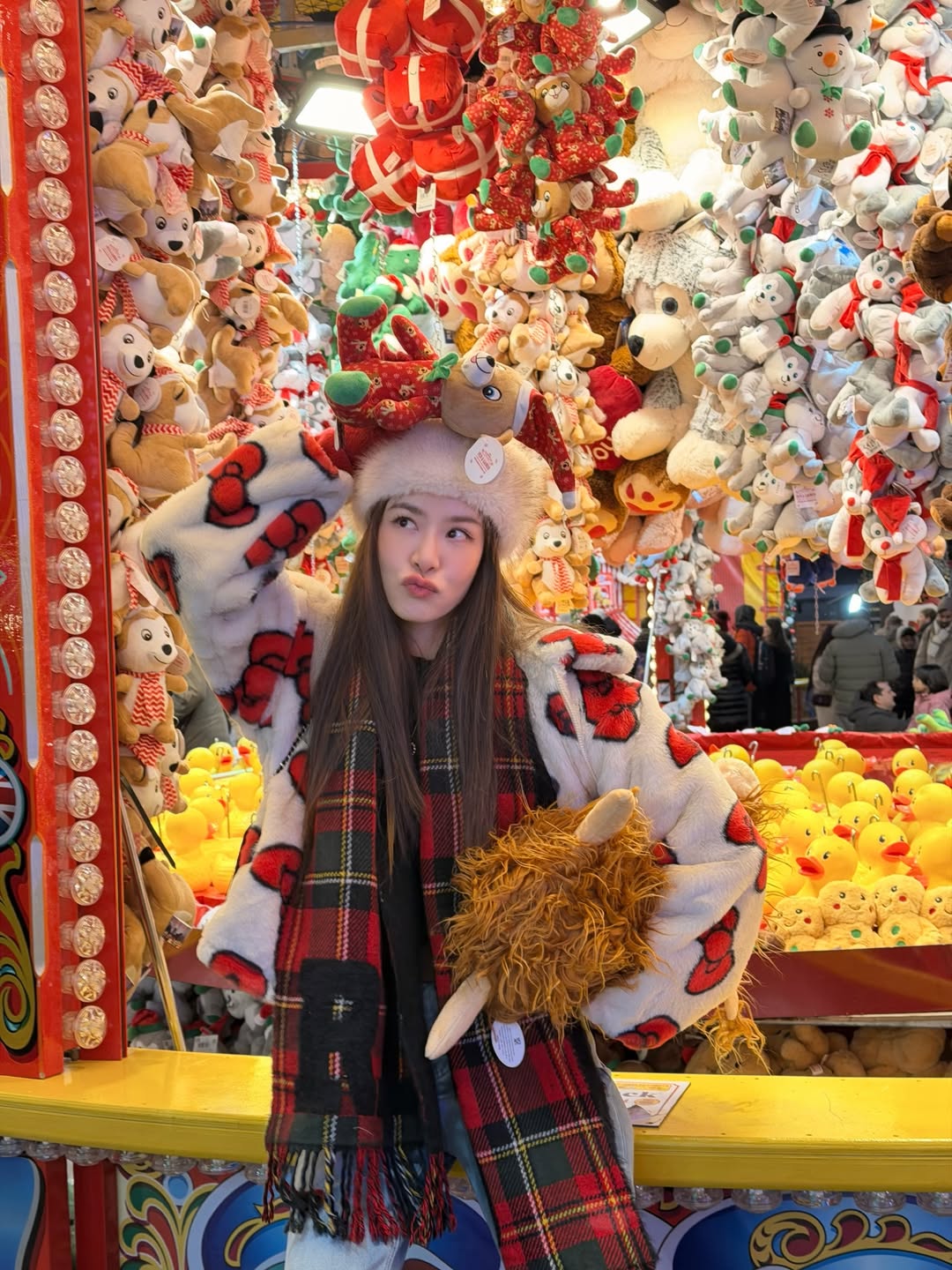 เกรซ - กาญจน์เกล้า ด้วยเศียรเกล้า