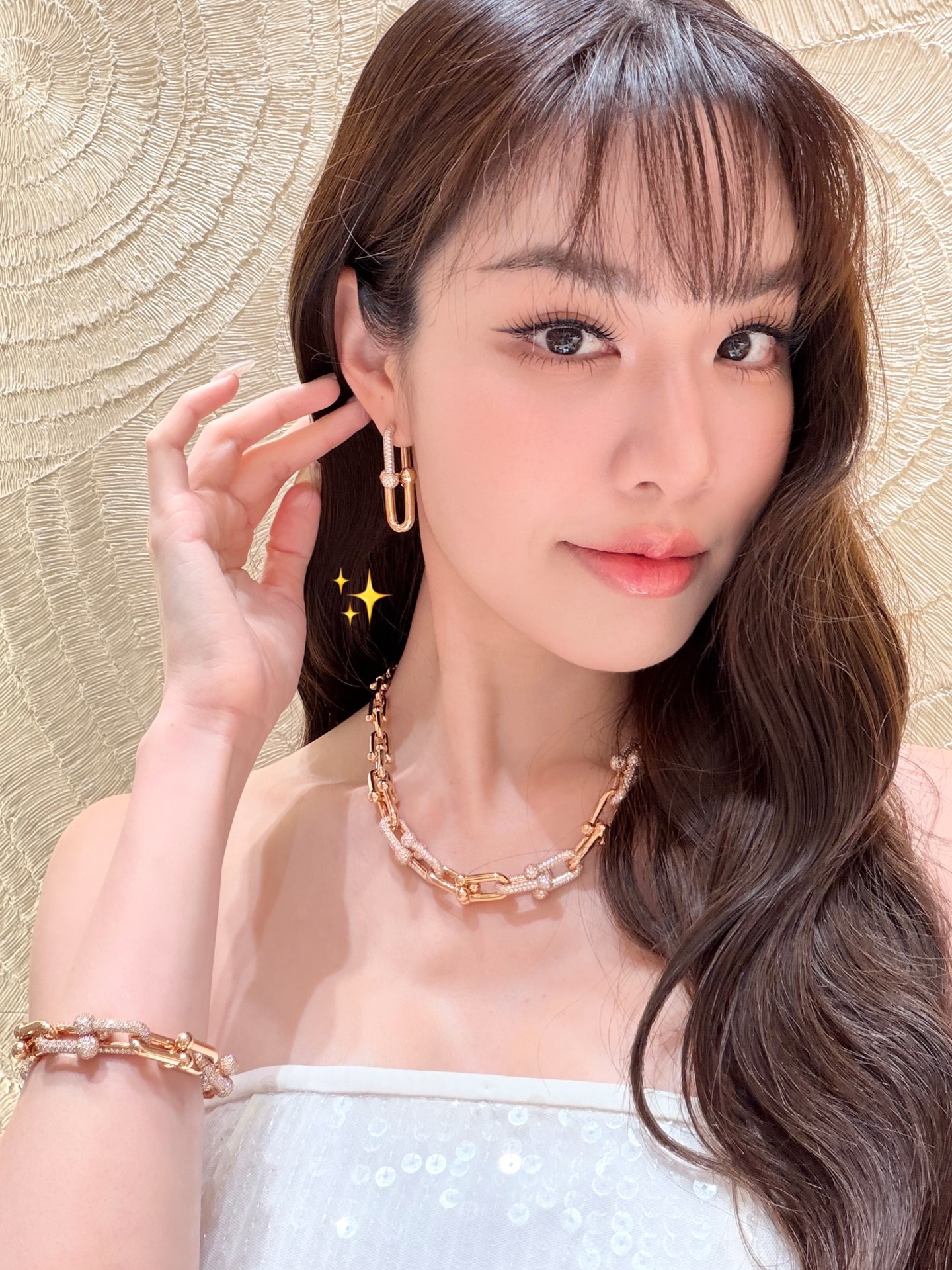 เกรซ - กาญจน์เกล้า ด้วยเศียรเกล้า