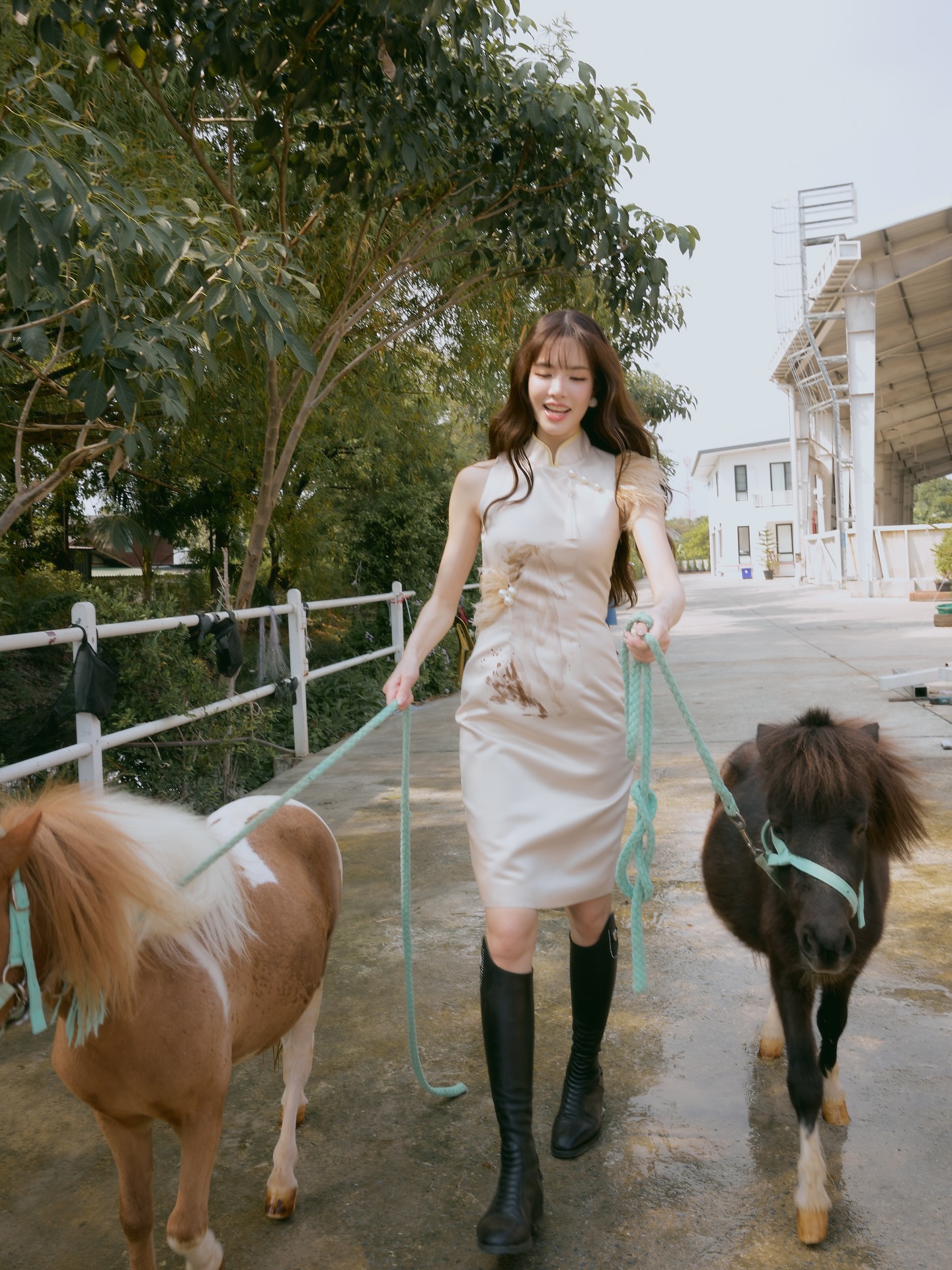 เกรซ - กาญจน์เกล้า ด้วยเศียรเกล้า