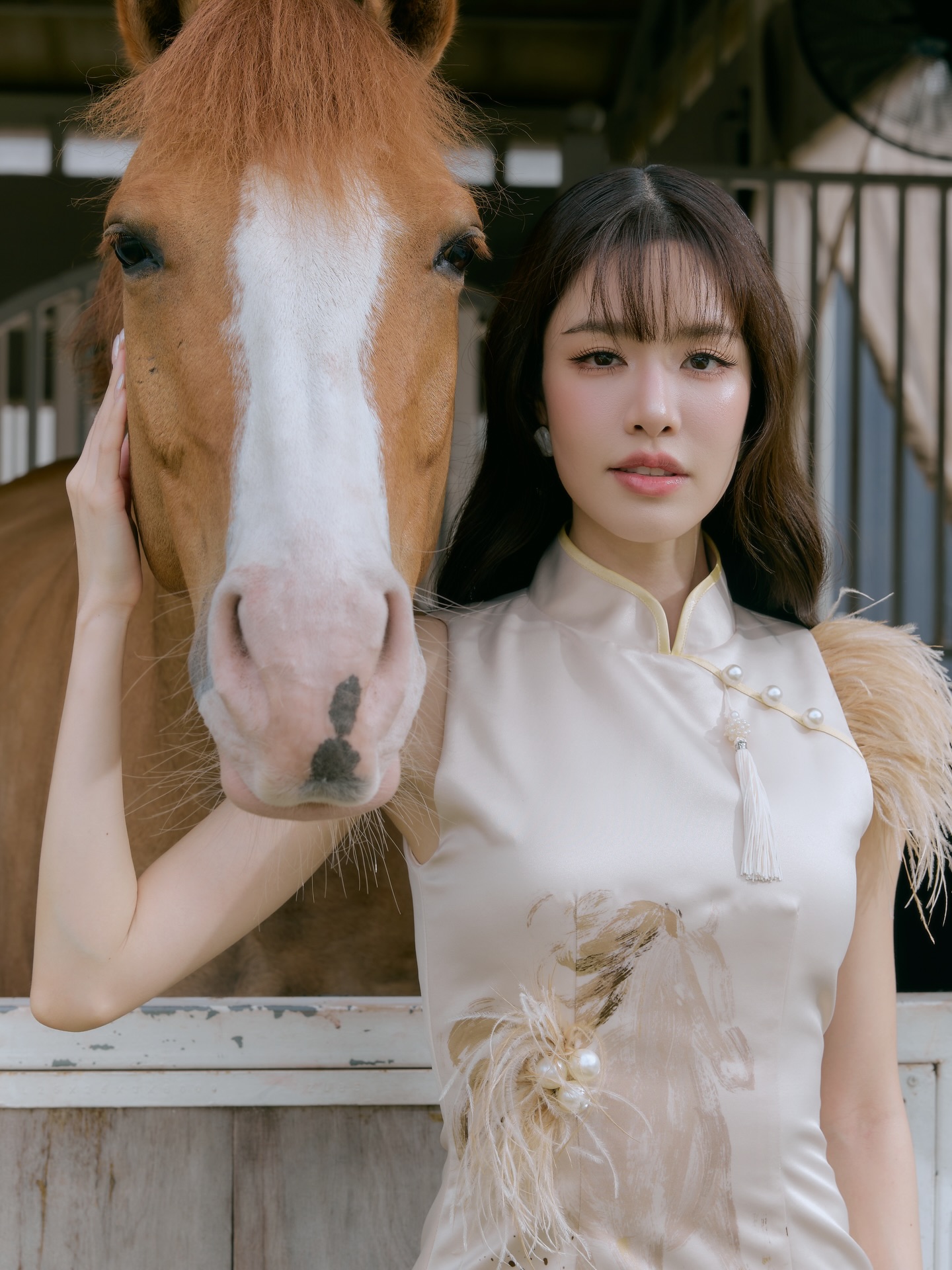 เกรซ - กาญจน์เกล้า ด้วยเศียรเกล้า