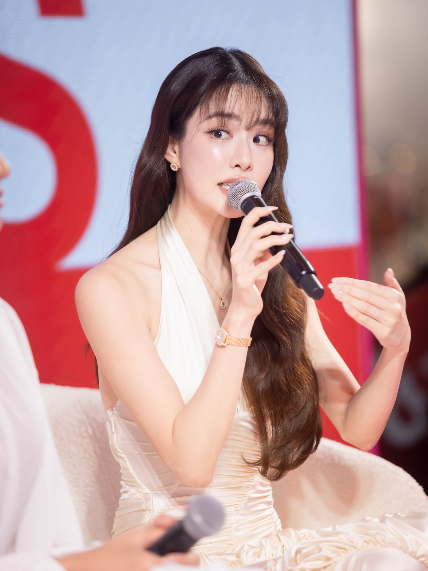 เกรซ - กาญจน์เกล้า ด้วยเศียรเกล้า