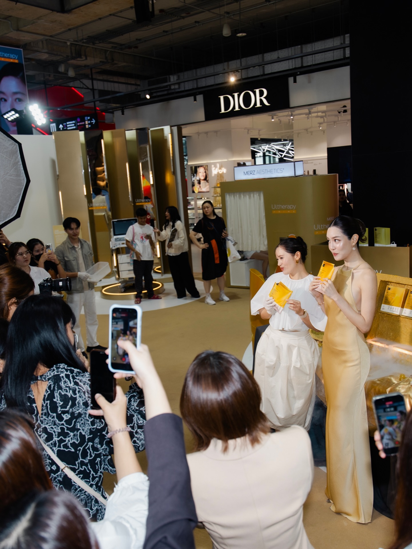 เกรซ - กาญจน์เกล้า ด้วยเศียรเกล้า