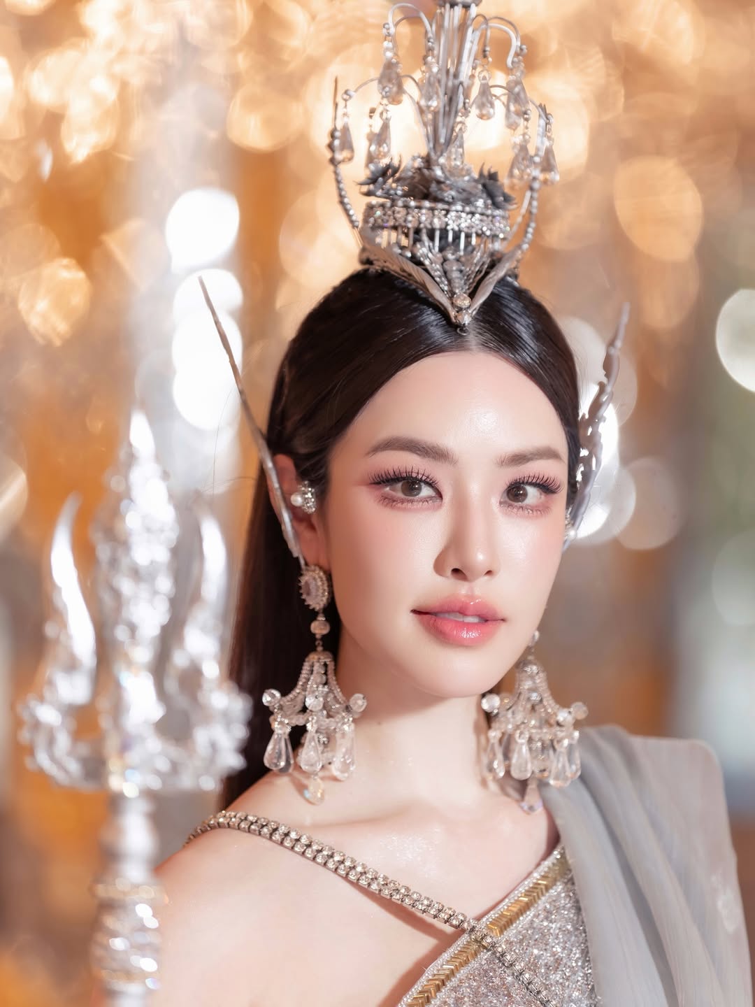 เกรซ - กาญจน์เกล้า ด้วยเศียรเกล้า