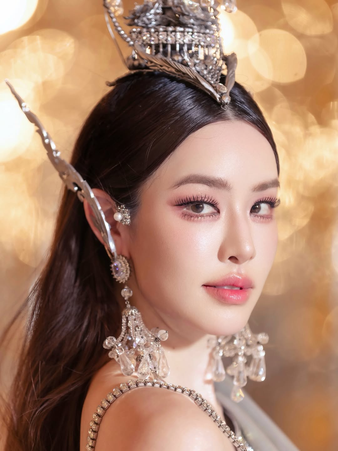 เกรซ - กาญจน์เกล้า ด้วยเศียรเกล้า