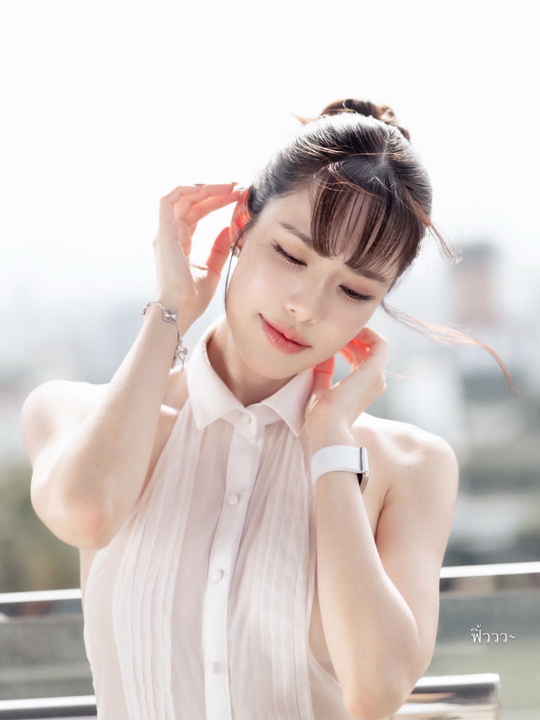 เกรซ - กาญจน์เกล้า ด้วยเศียรเกล้า