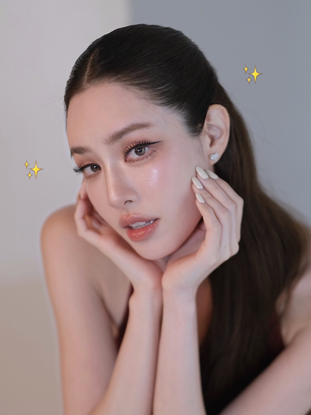 เกรซ - กาญจน์เกล้า ด้วยเศียรเกล้า
