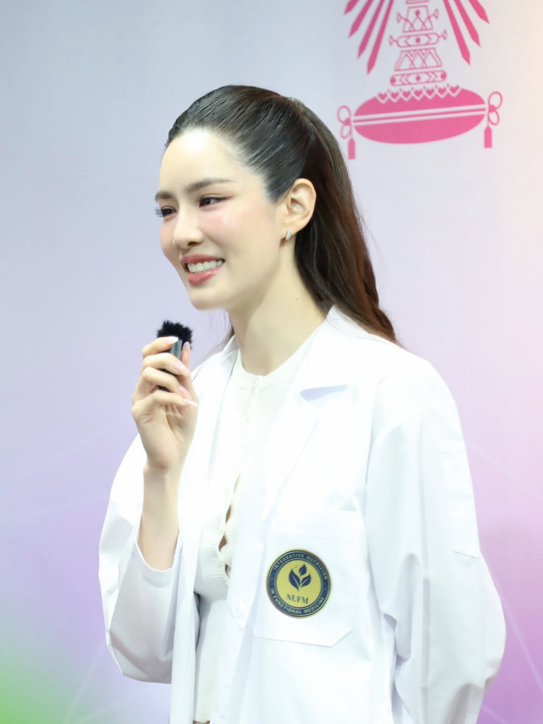 เกรซ - กาญจน์เกล้า ด้วยเศียรเกล้า