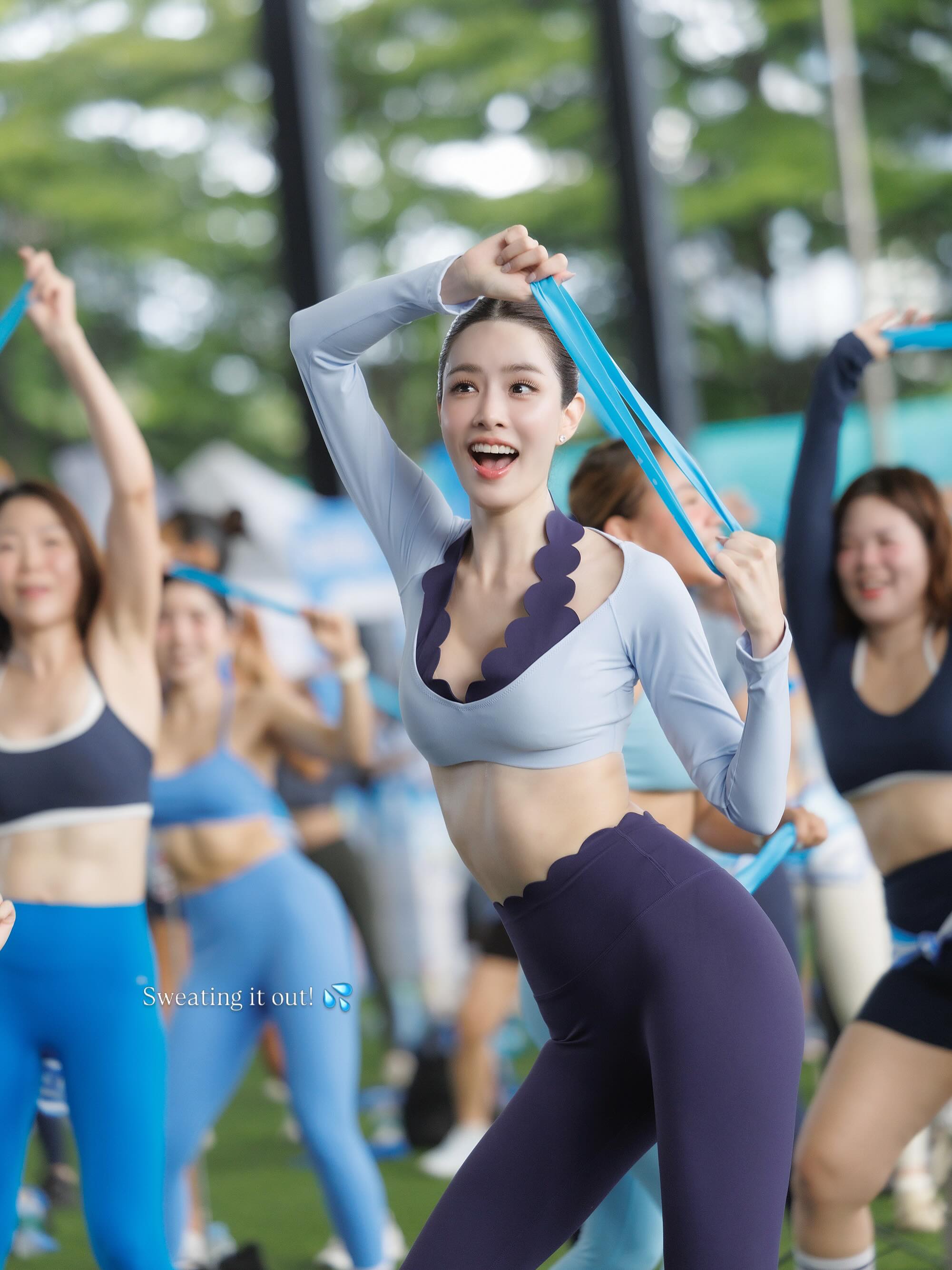 เกรซ - กาญจน์เกล้า ด้วยเศียรเกล้า