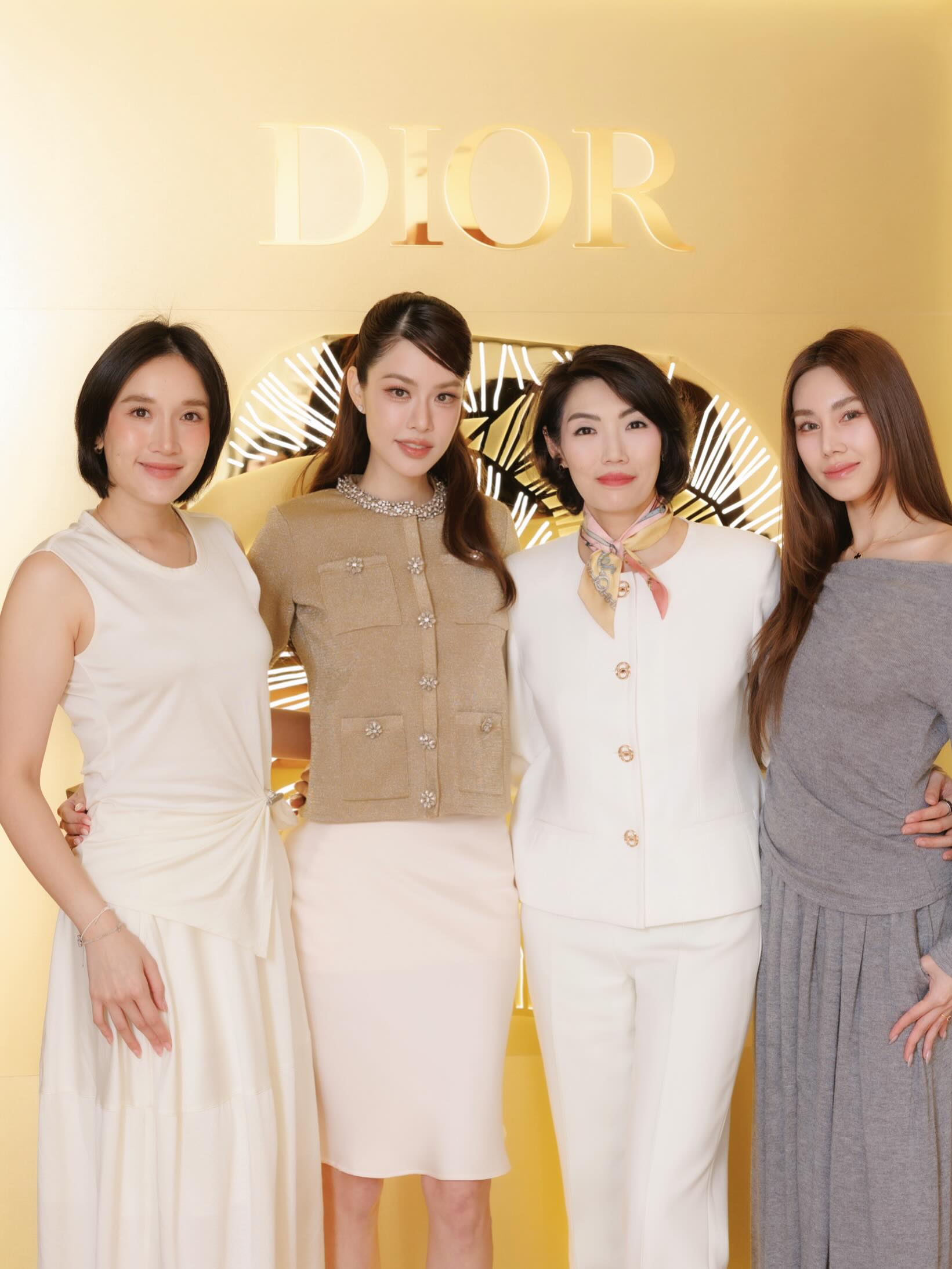 เกรซ - กาญจน์เกล้า ด้วยเศียรเกล้า