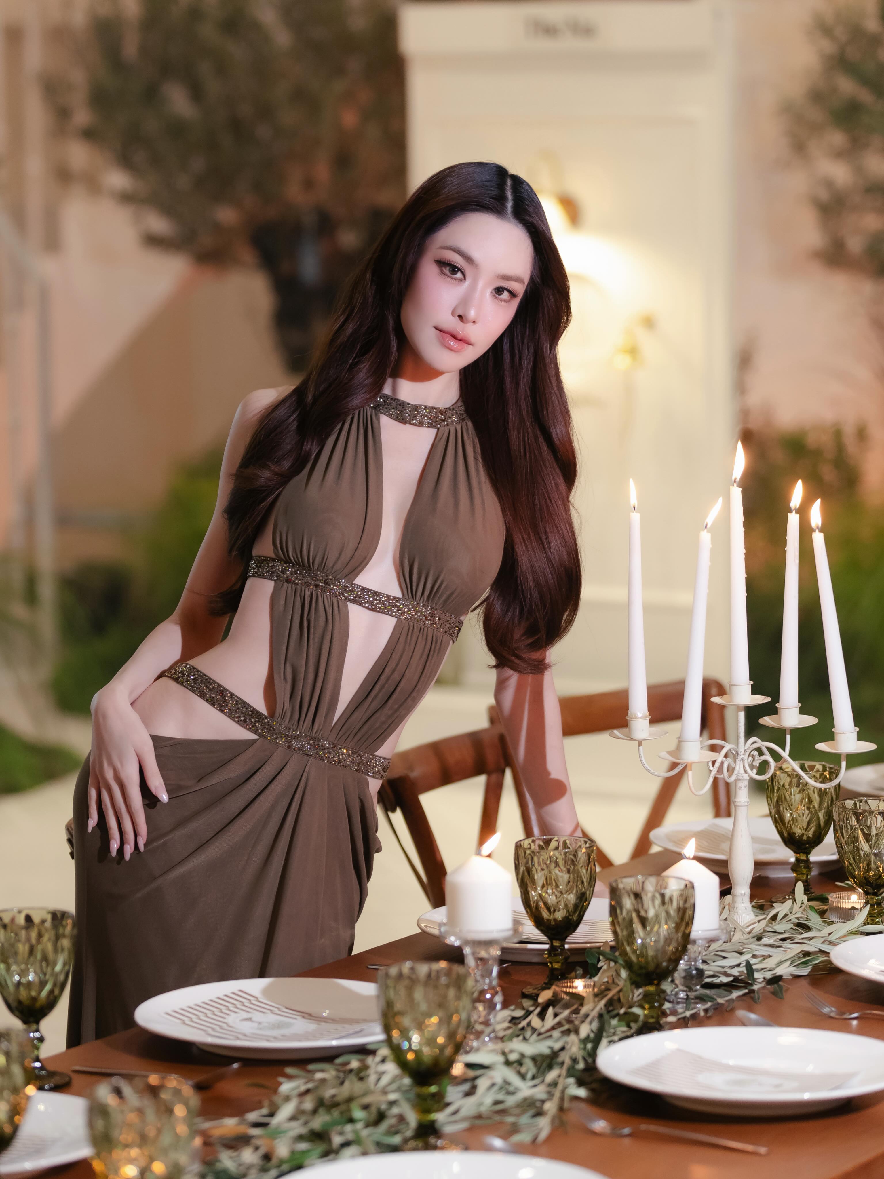 เกรซ - กาญจน์เกล้า ด้วยเศียรเกล้า