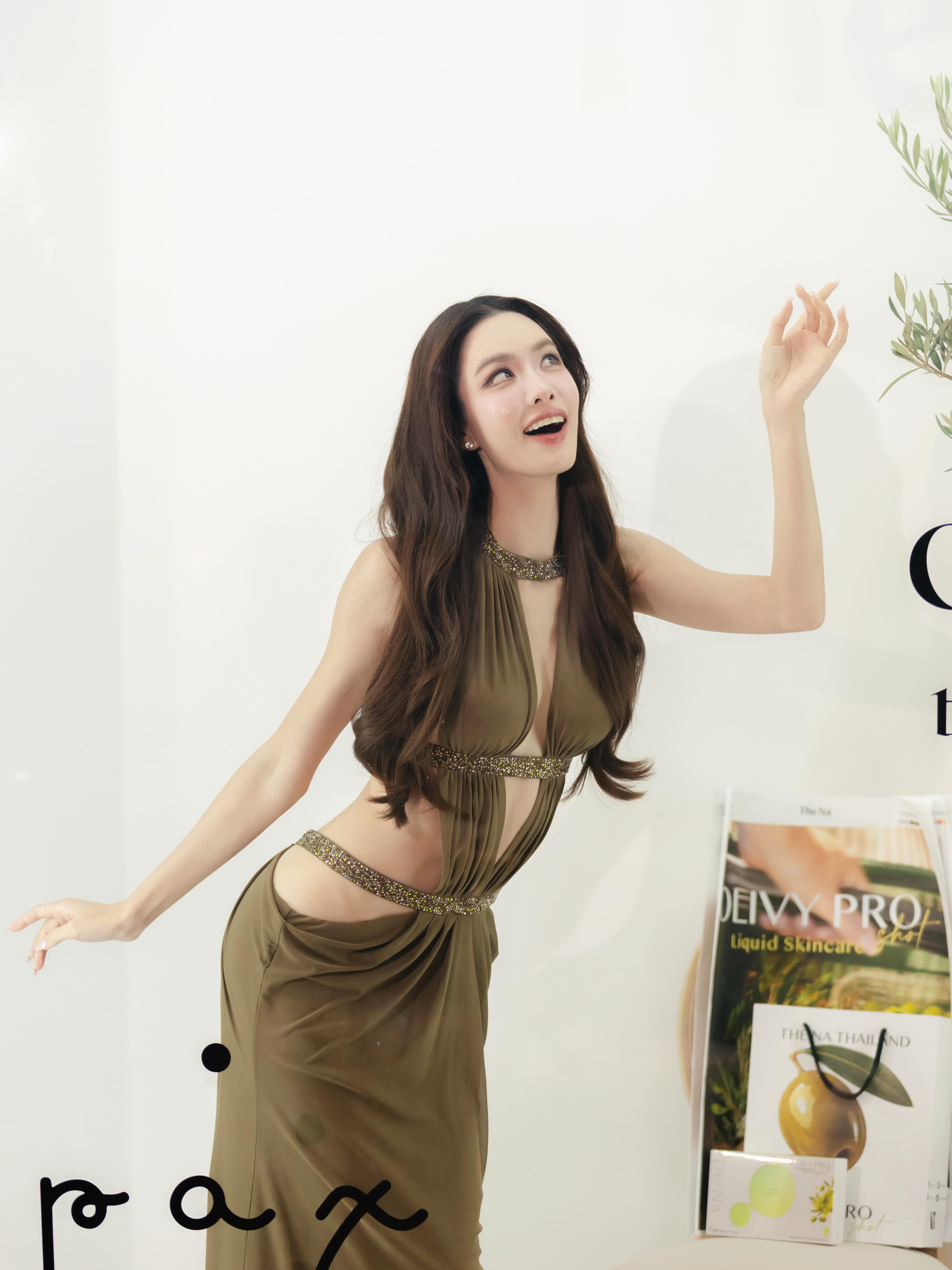 เกรซ - กาญจน์เกล้า ด้วยเศียรเกล้า