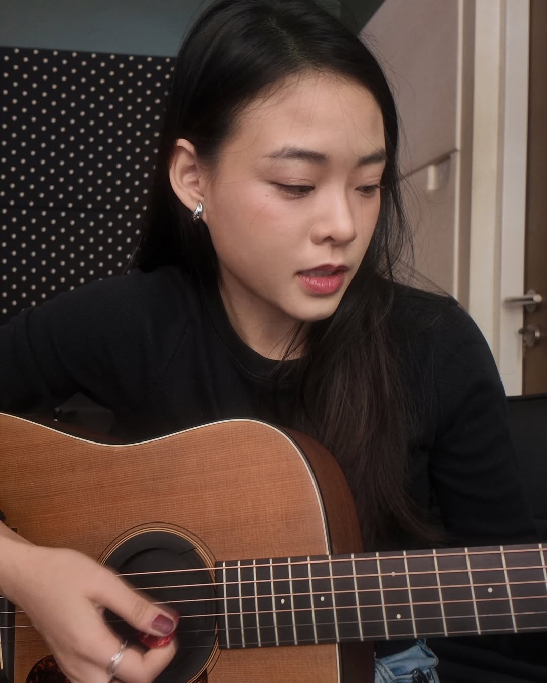 อิมเมจ - สุธิตา ชนะชัยสุวรรณ