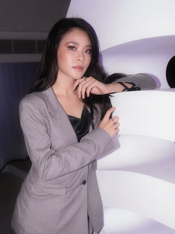 อิมเมจ - สุธิตา ชนะชัยสุวรรณ