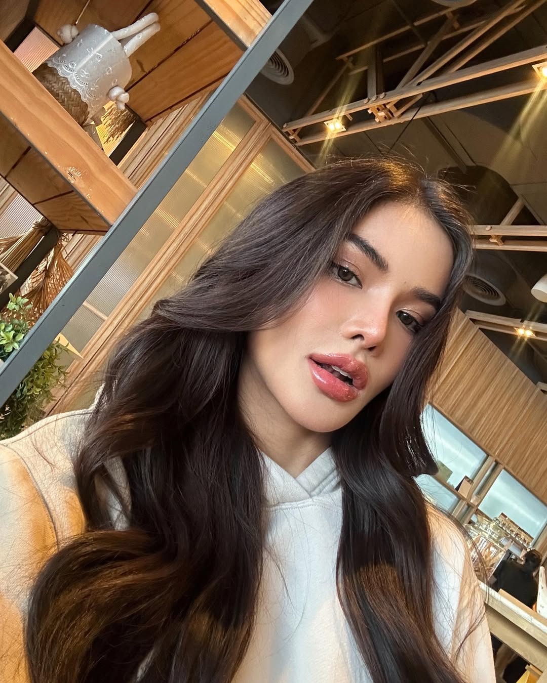 อุ้ม - ทวีพร พริ้งจำรัส