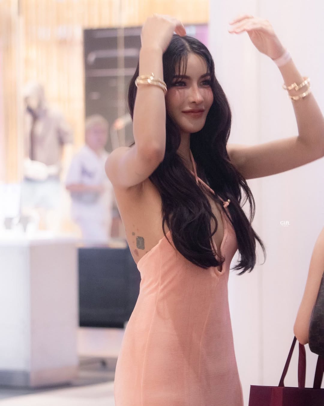 อุ้ม - ทวีพร พริ้งจำรัส