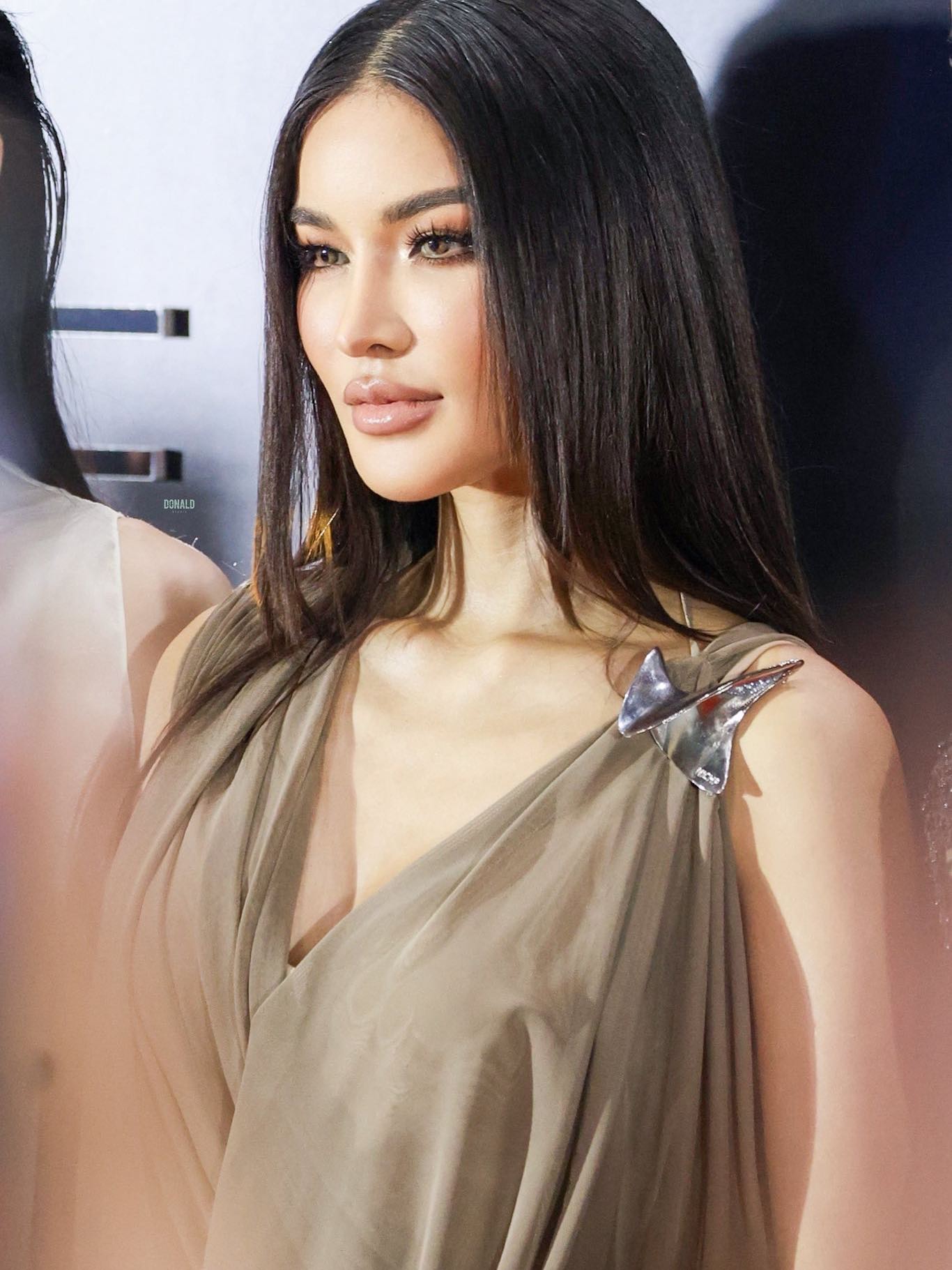 อุ้ม - ทวีพร พริ้งจำรัส