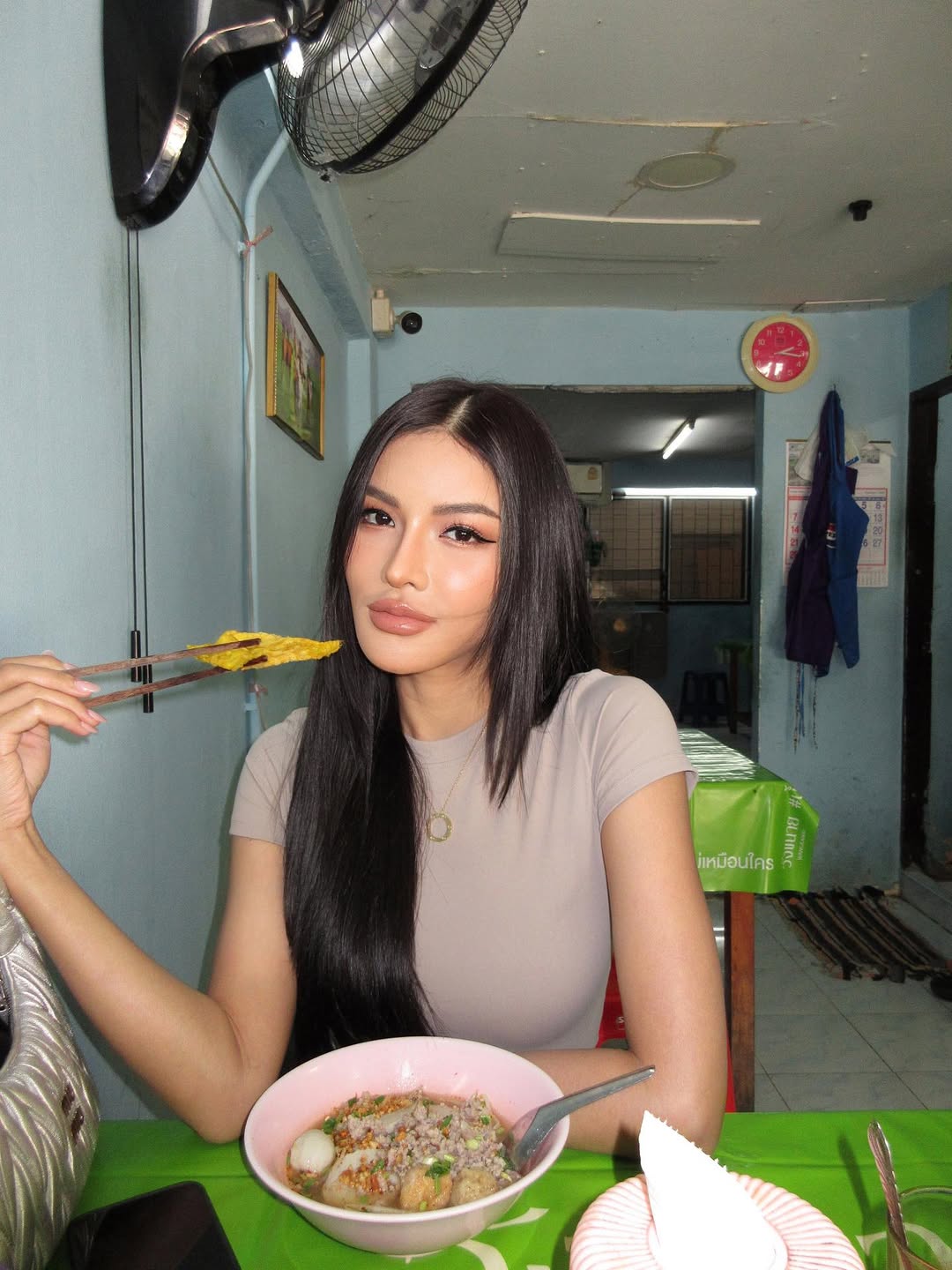 อุ้ม - ทวีพร พริ้งจำรัส
