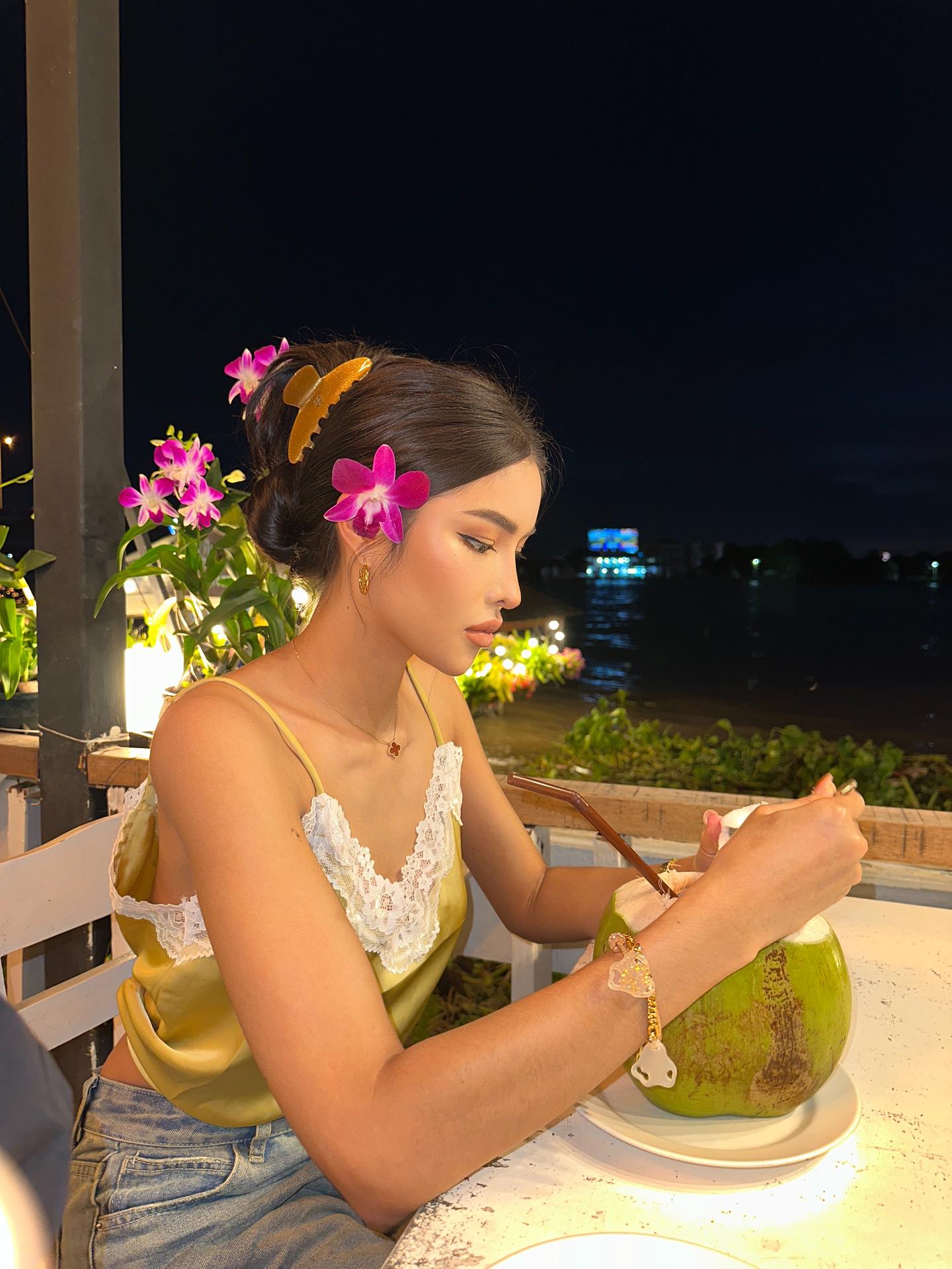 อุ้ม - ทวีพร พริ้งจำรัส