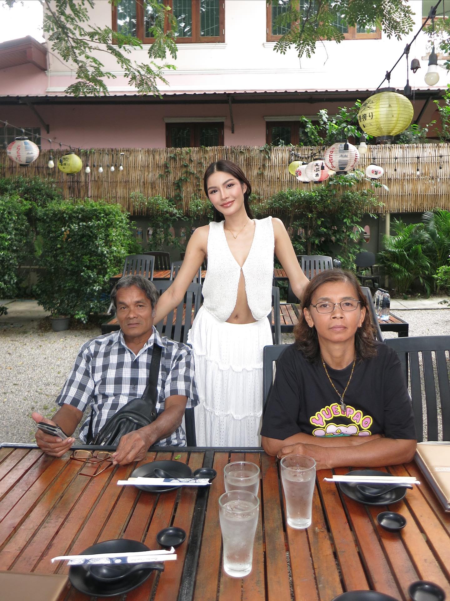 อุ้ม - ทวีพร พริ้งจำรัส